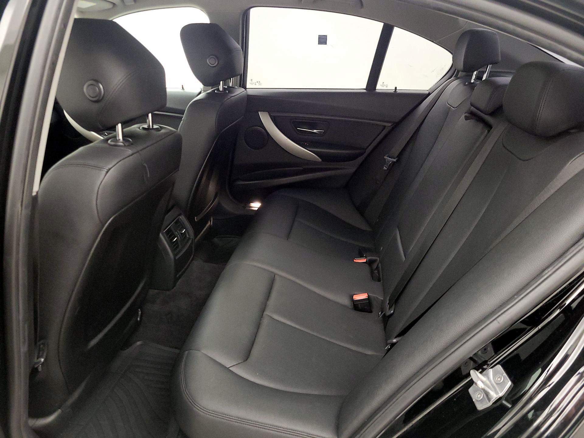 Thumbnail: 2017 BMW 3 Series - 20