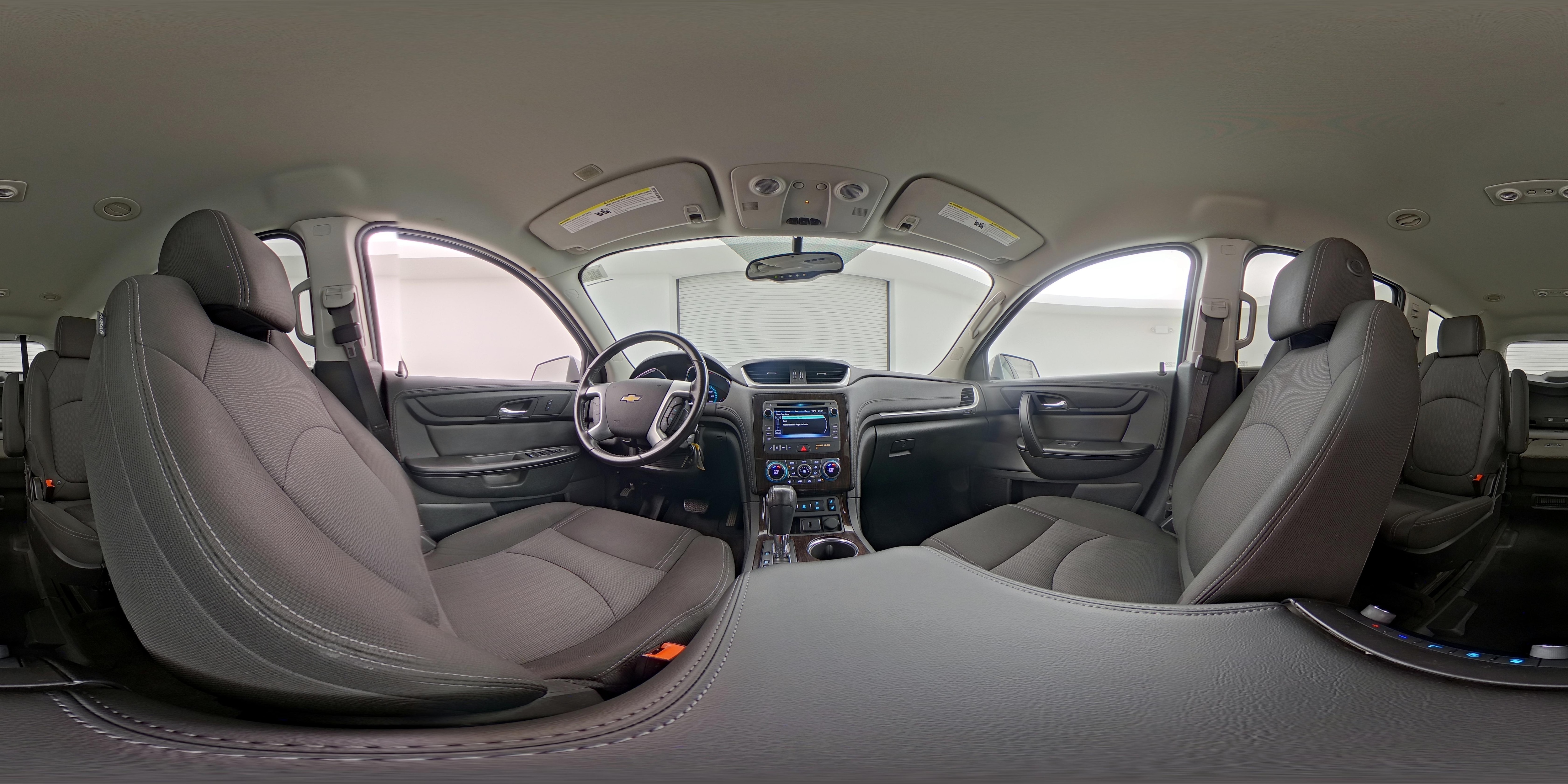 2017 Chevrolet Traverse 2LT - Photo 27