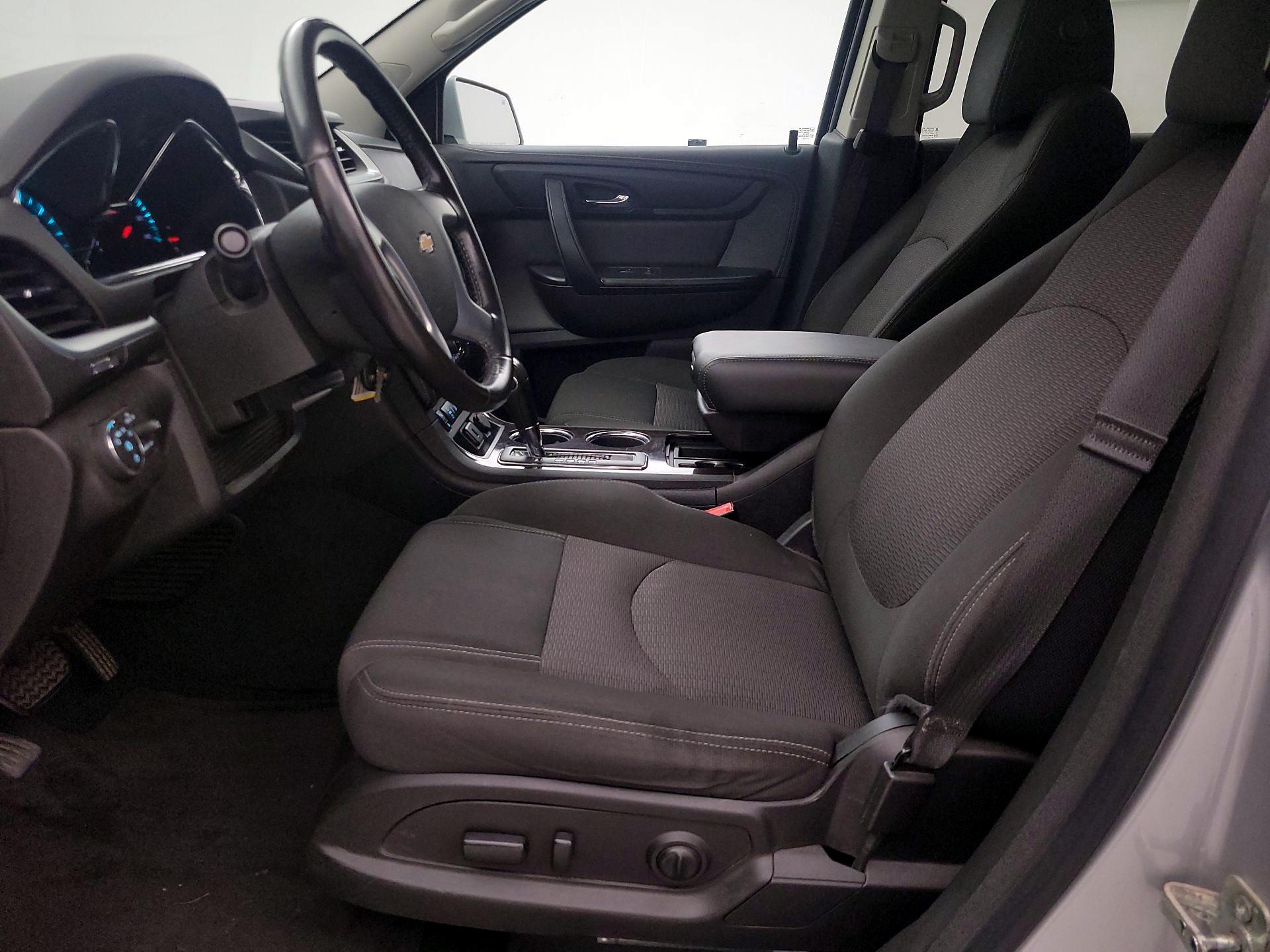 Thumbnail: 2017 Chevrolet Traverse - 11
