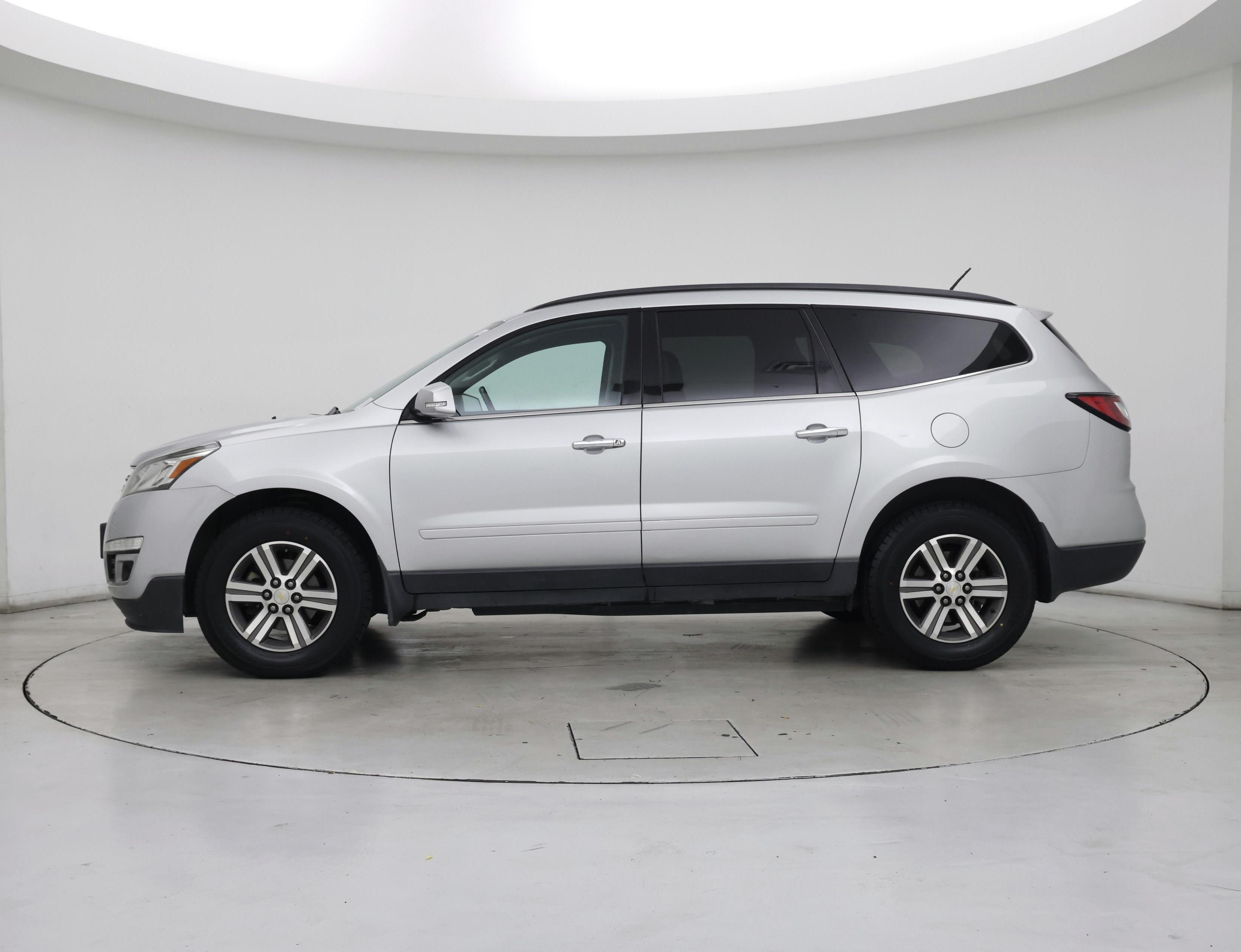 Thumbnail: 2017 Chevrolet Traverse - 3