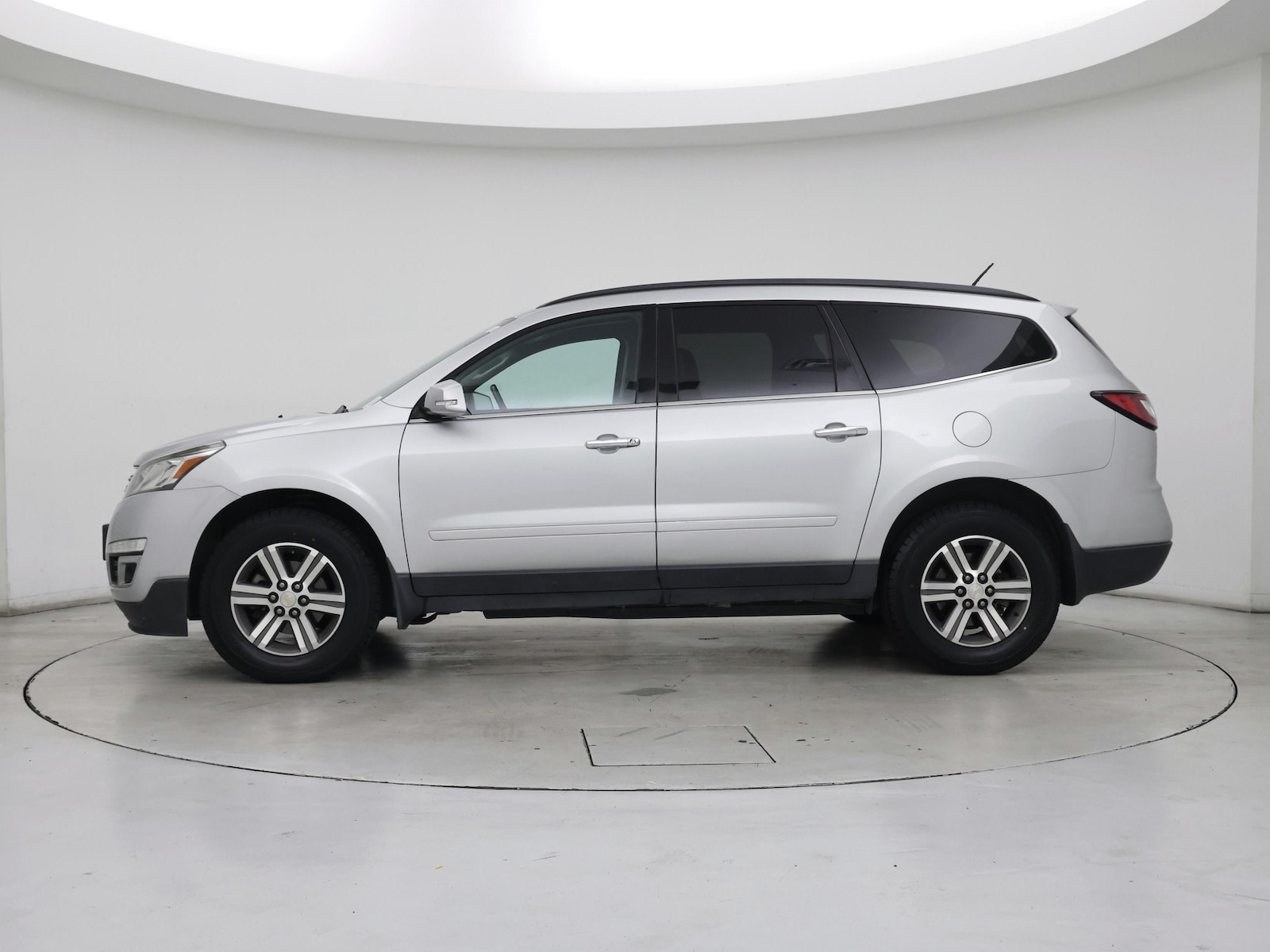 2017 Chevrolet Traverse 2LT - Photo 4
