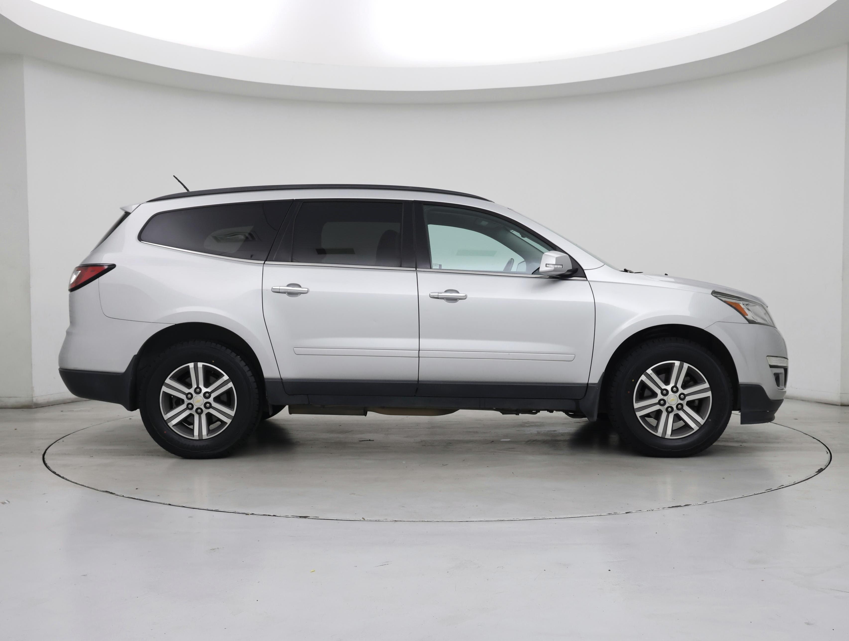 Thumbnail: 2017 Chevrolet Traverse - 7