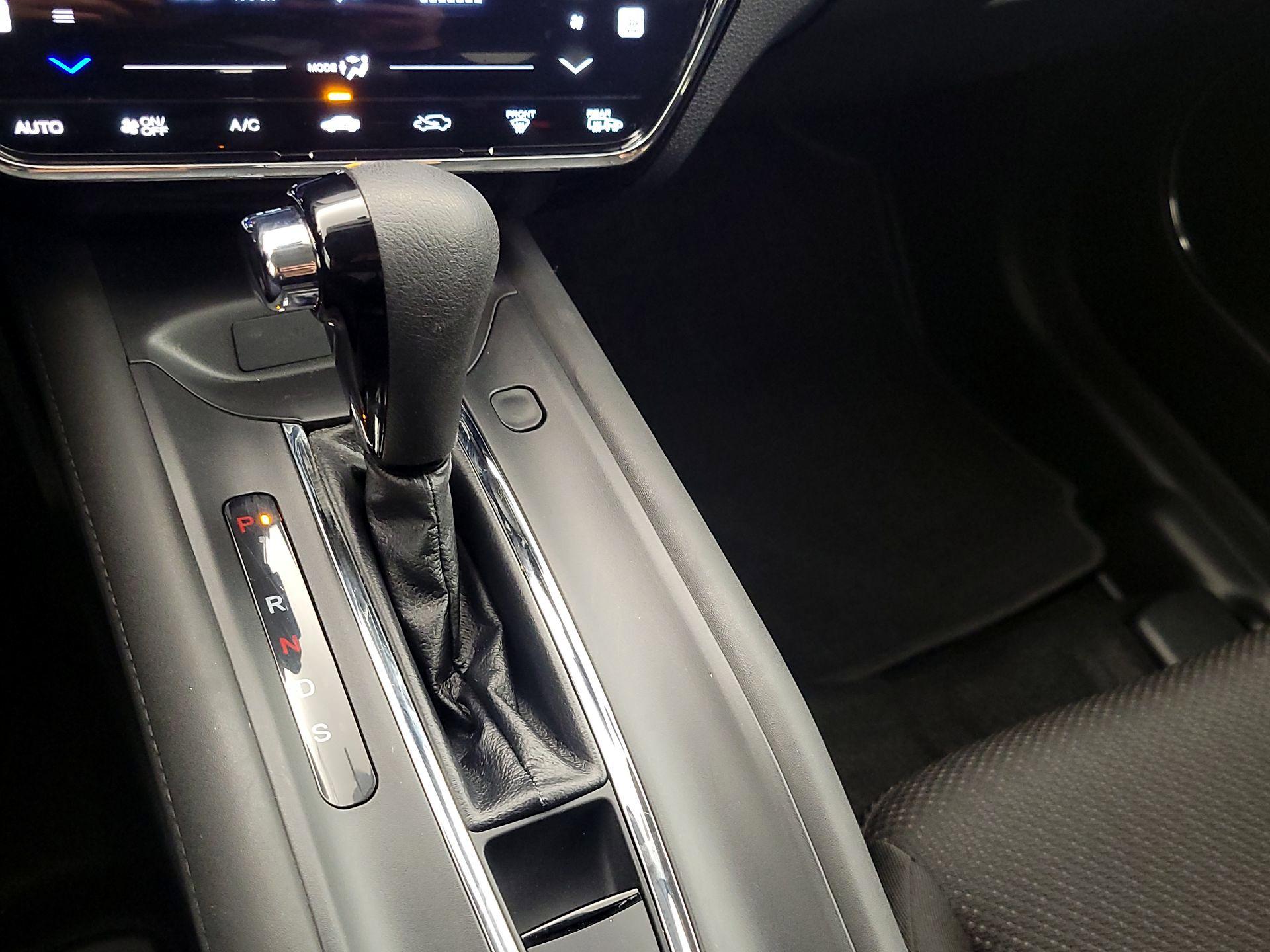 Thumbnail: 2017 Honda HR-V - 17