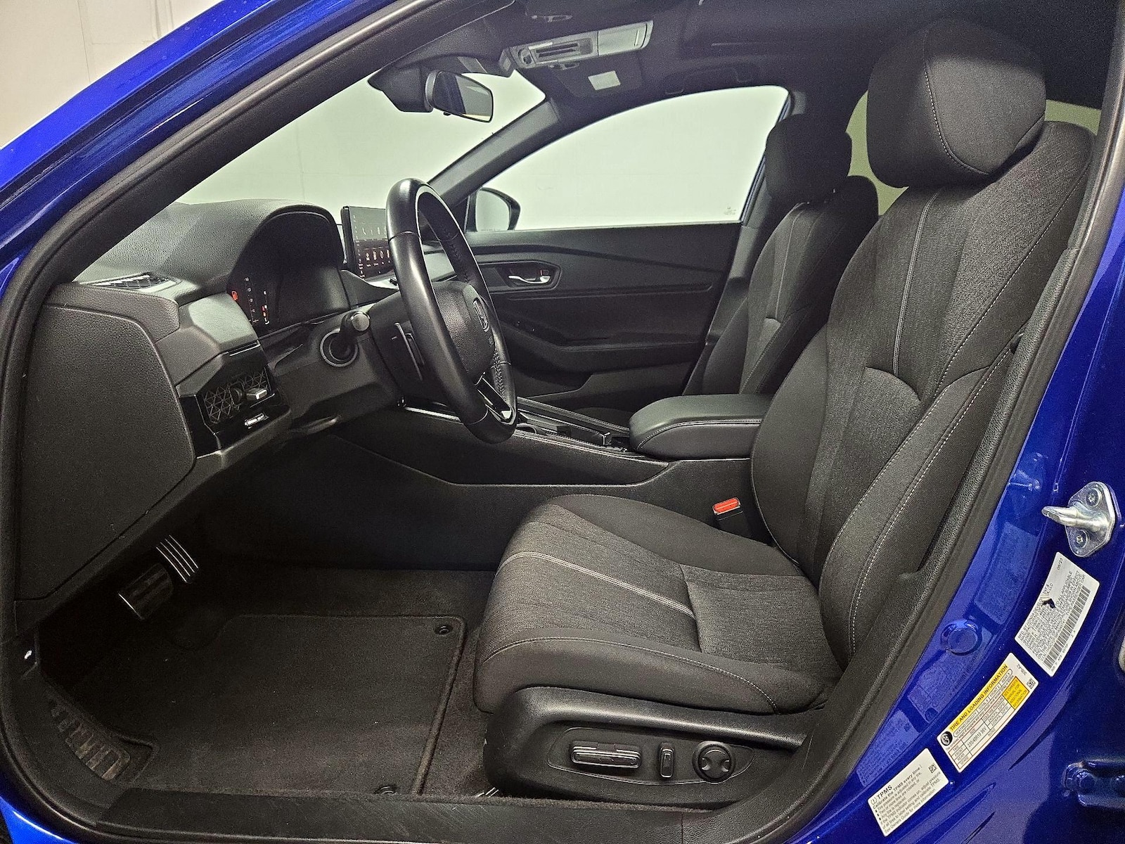 Power Seat(s) & Side Airbags