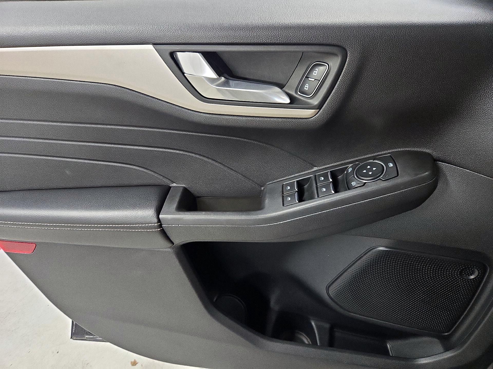 Thumbnail: 2021 Ford Escape - 12