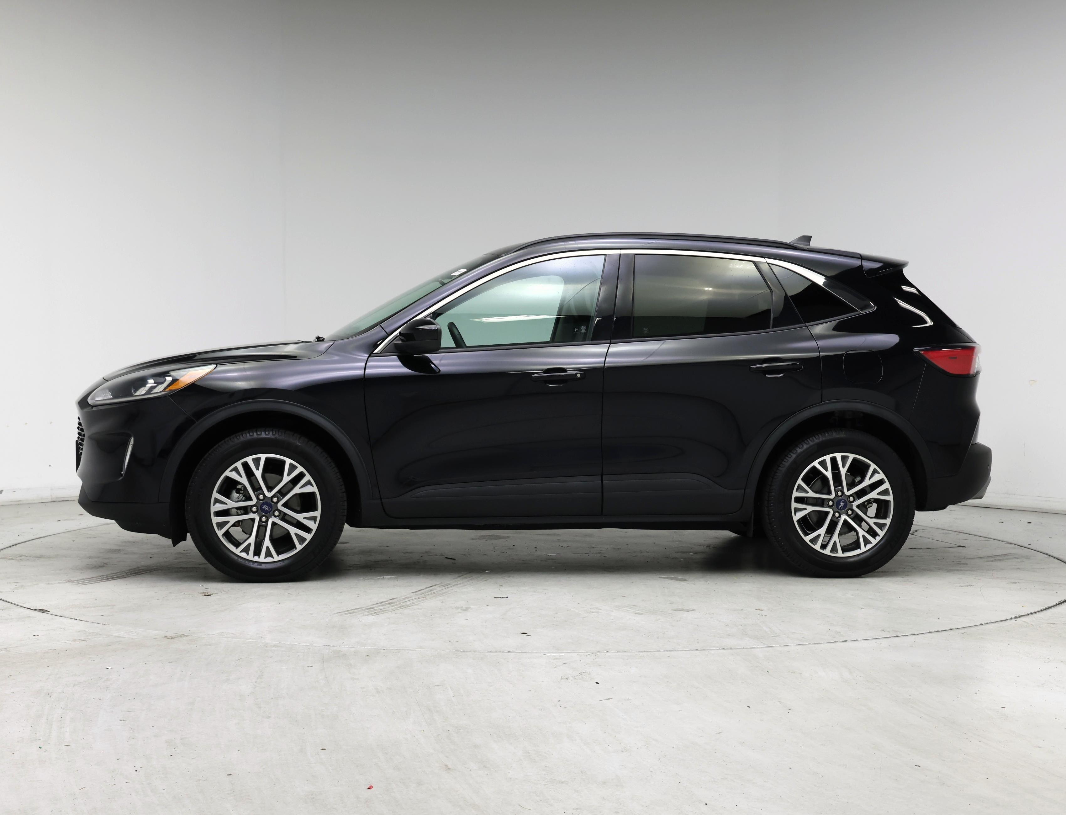 Thumbnail: 2021 Ford Escape - 3