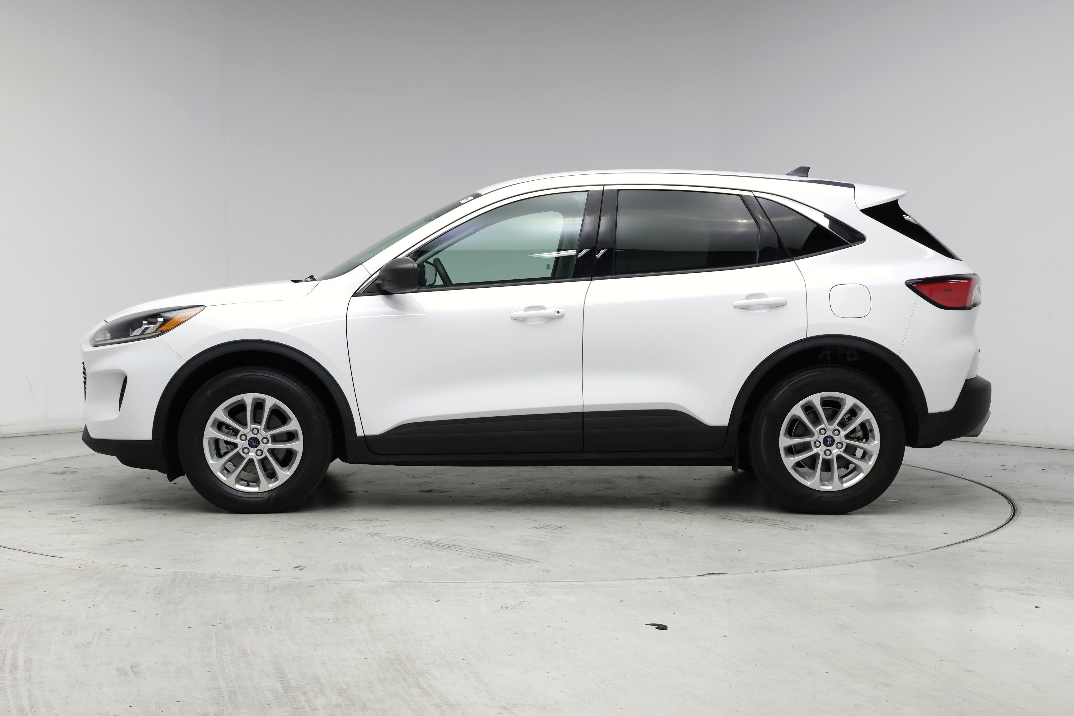 Thumbnail: 2022 Ford Escape - 3