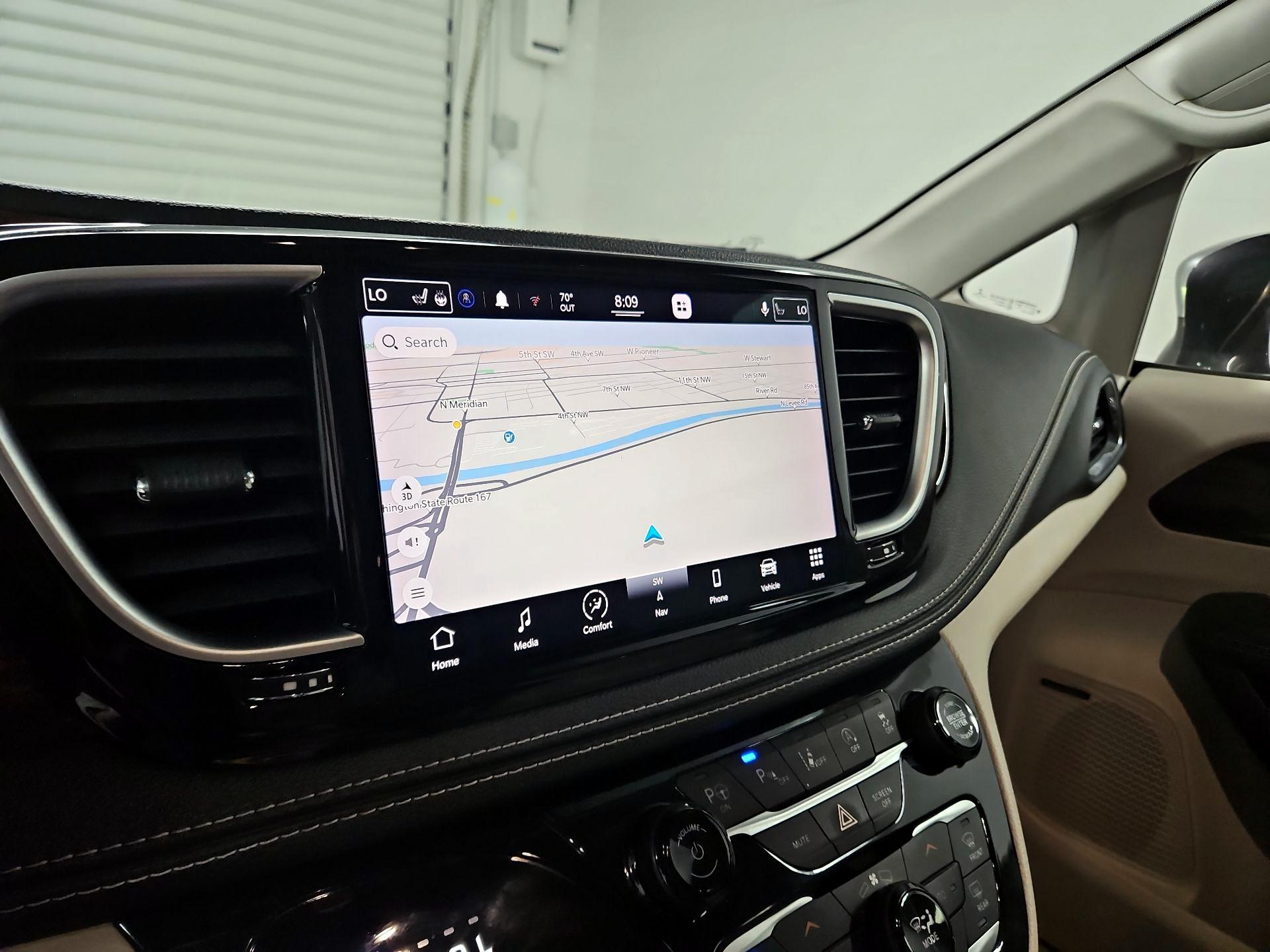 Thumbnail: 2021 Chrysler Pacifica - 14