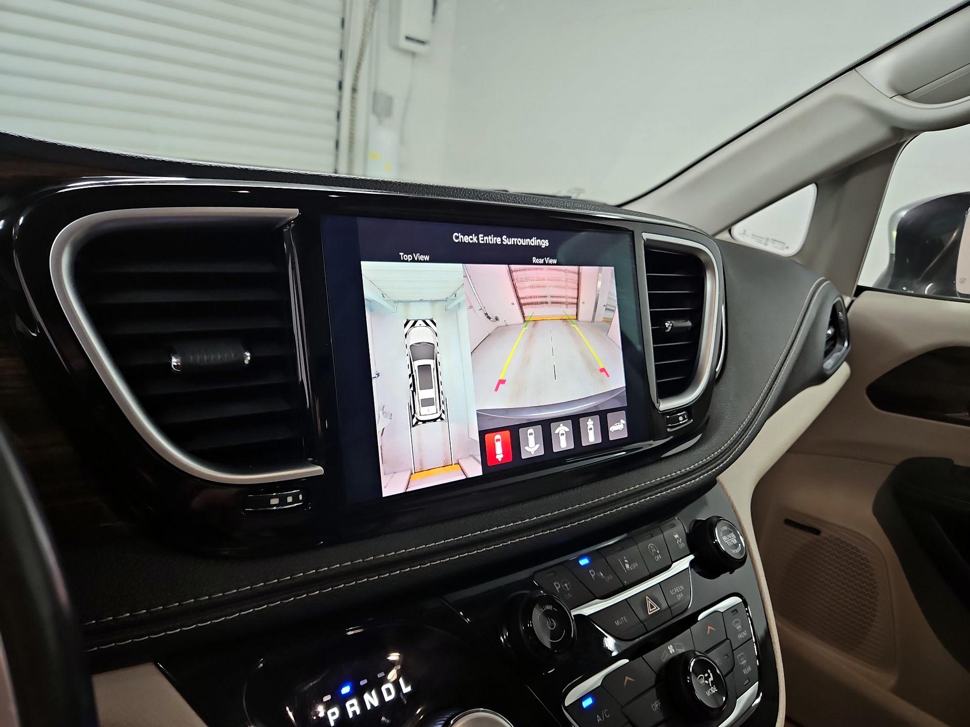 Thumbnail: 2021 Chrysler Pacifica - 15