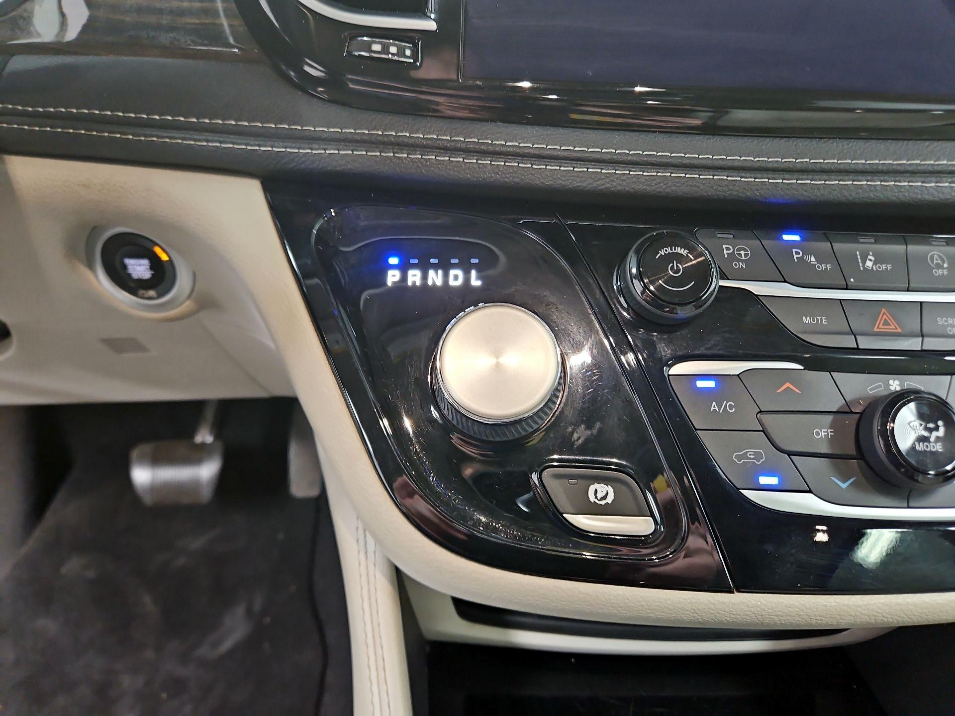 Thumbnail: 2021 Chrysler Pacifica - 18