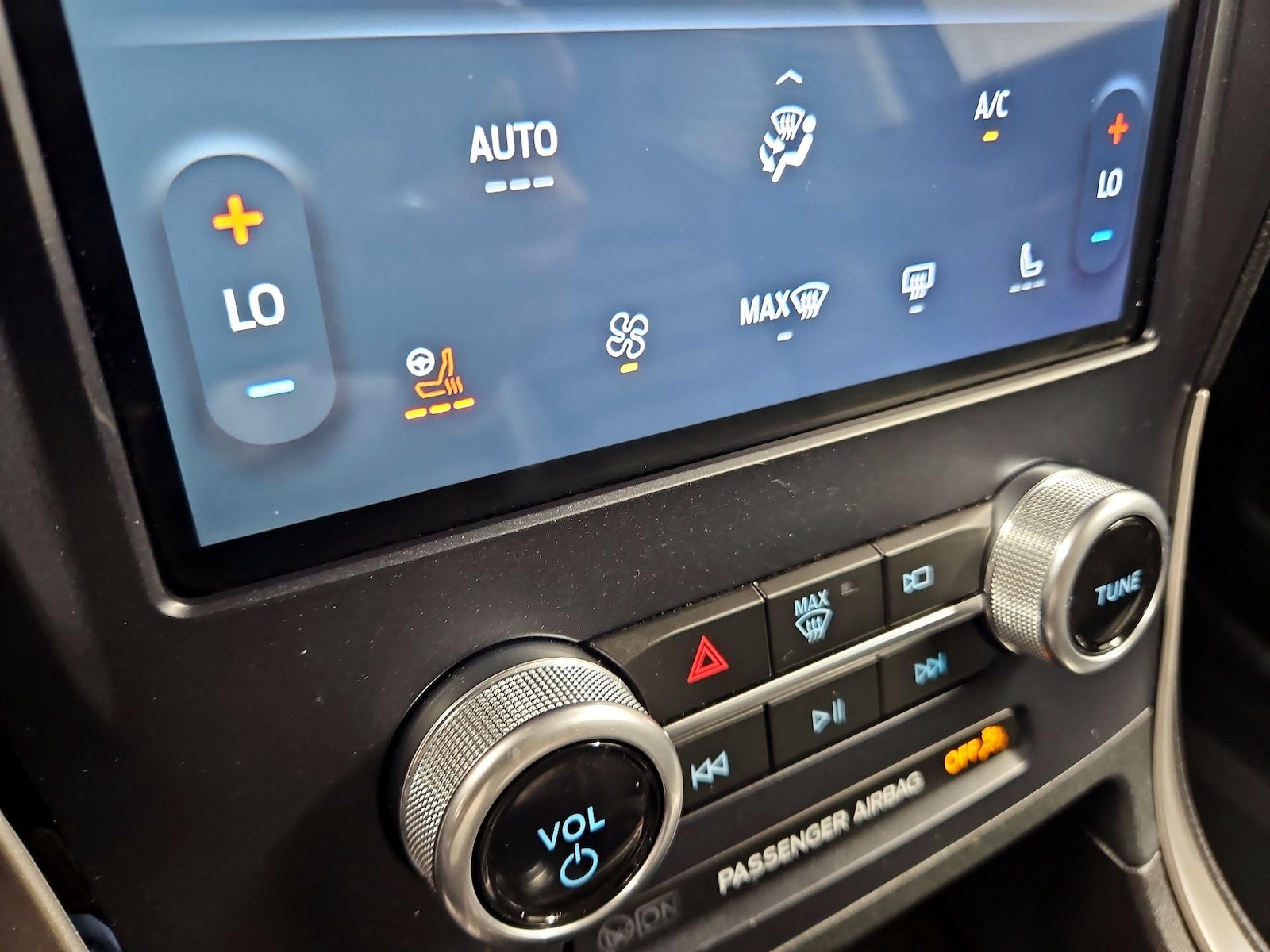 2023 Ford Edge SEL - Photo 17