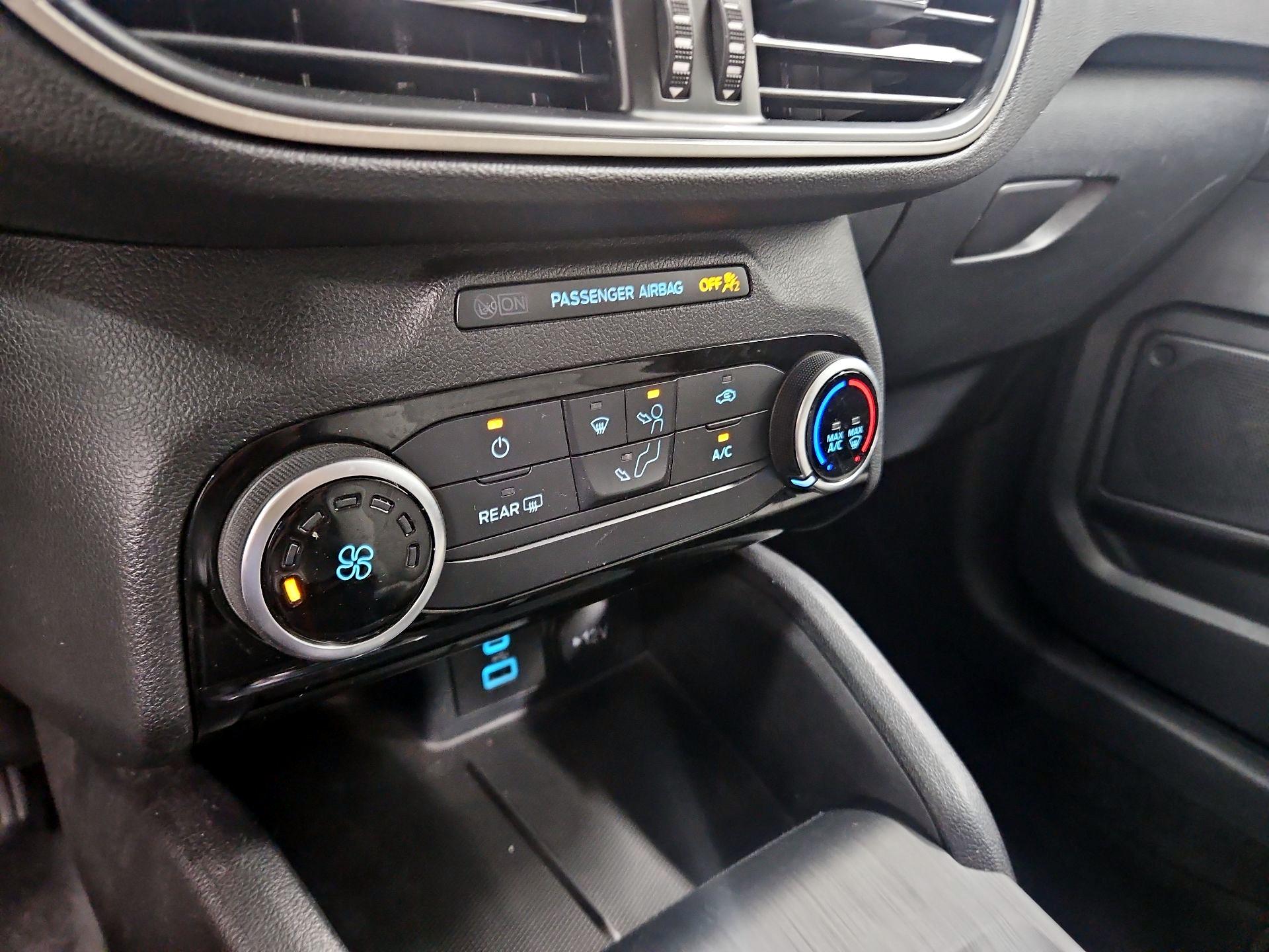 Thumbnail: 2022 Ford Escape - 16