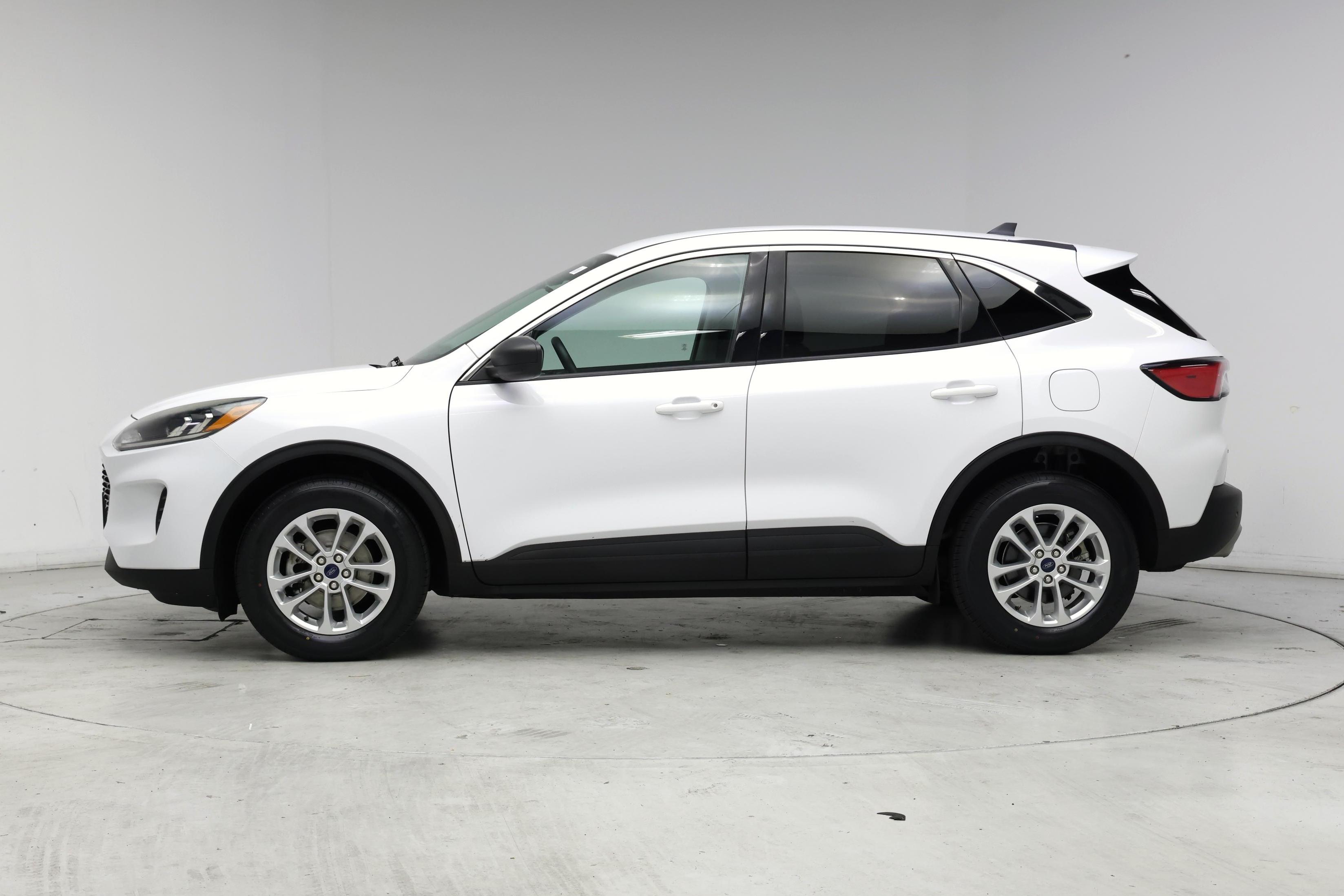 Thumbnail: 2022 Ford Escape - 3