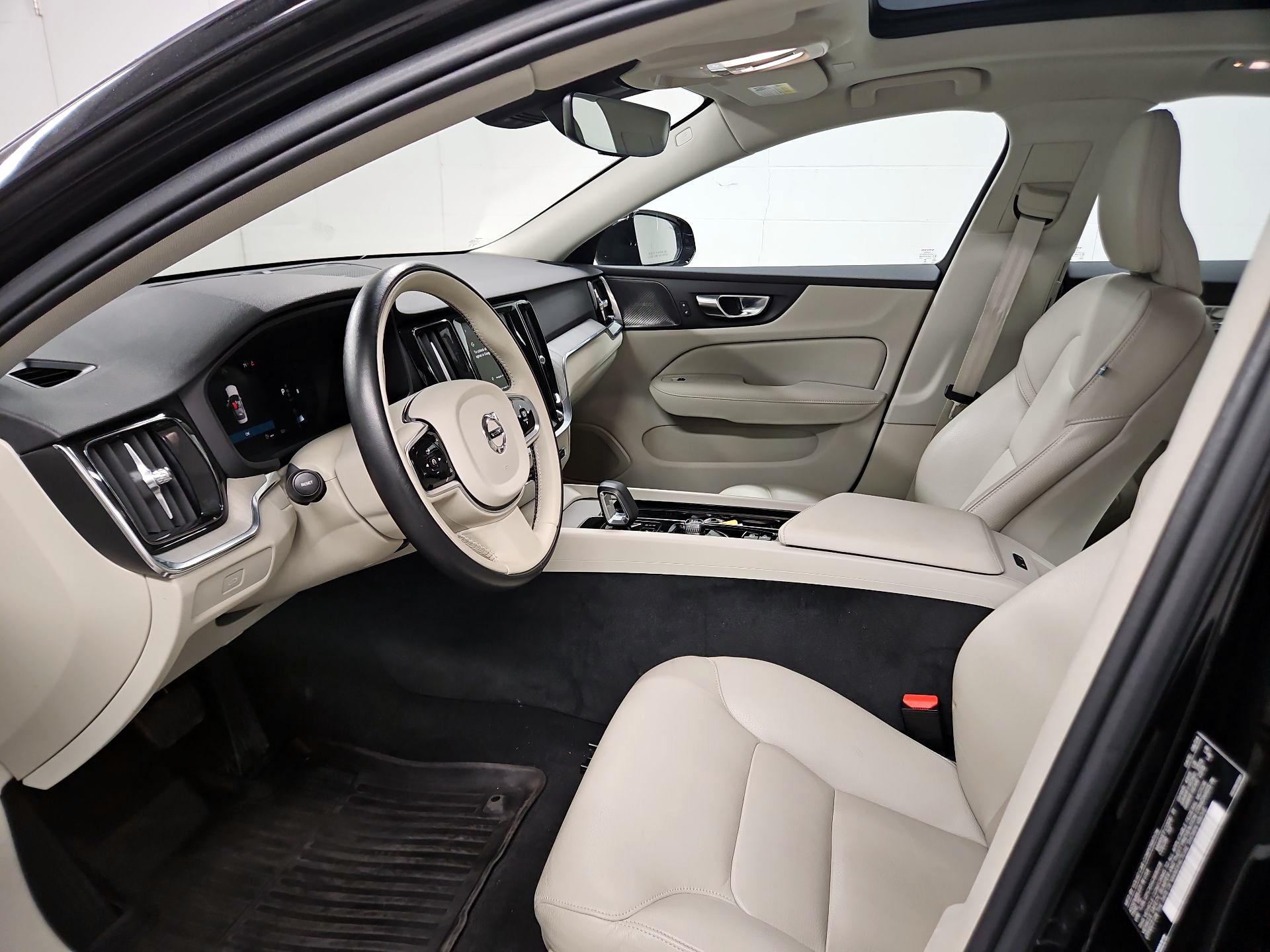 Thumbnail: 2025 Volvo S60 - 11