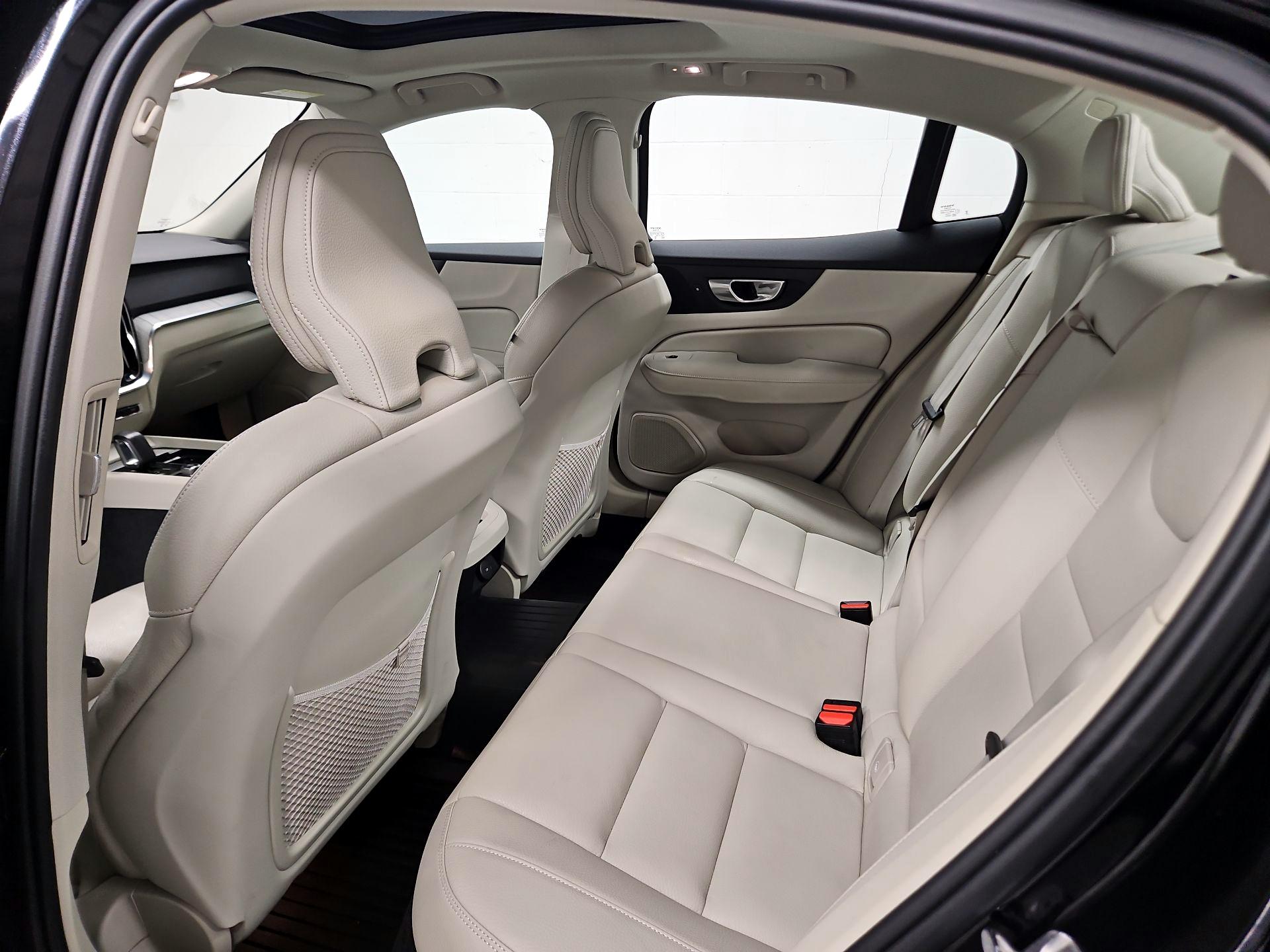 Thumbnail: 2025 Volvo S60 - 20