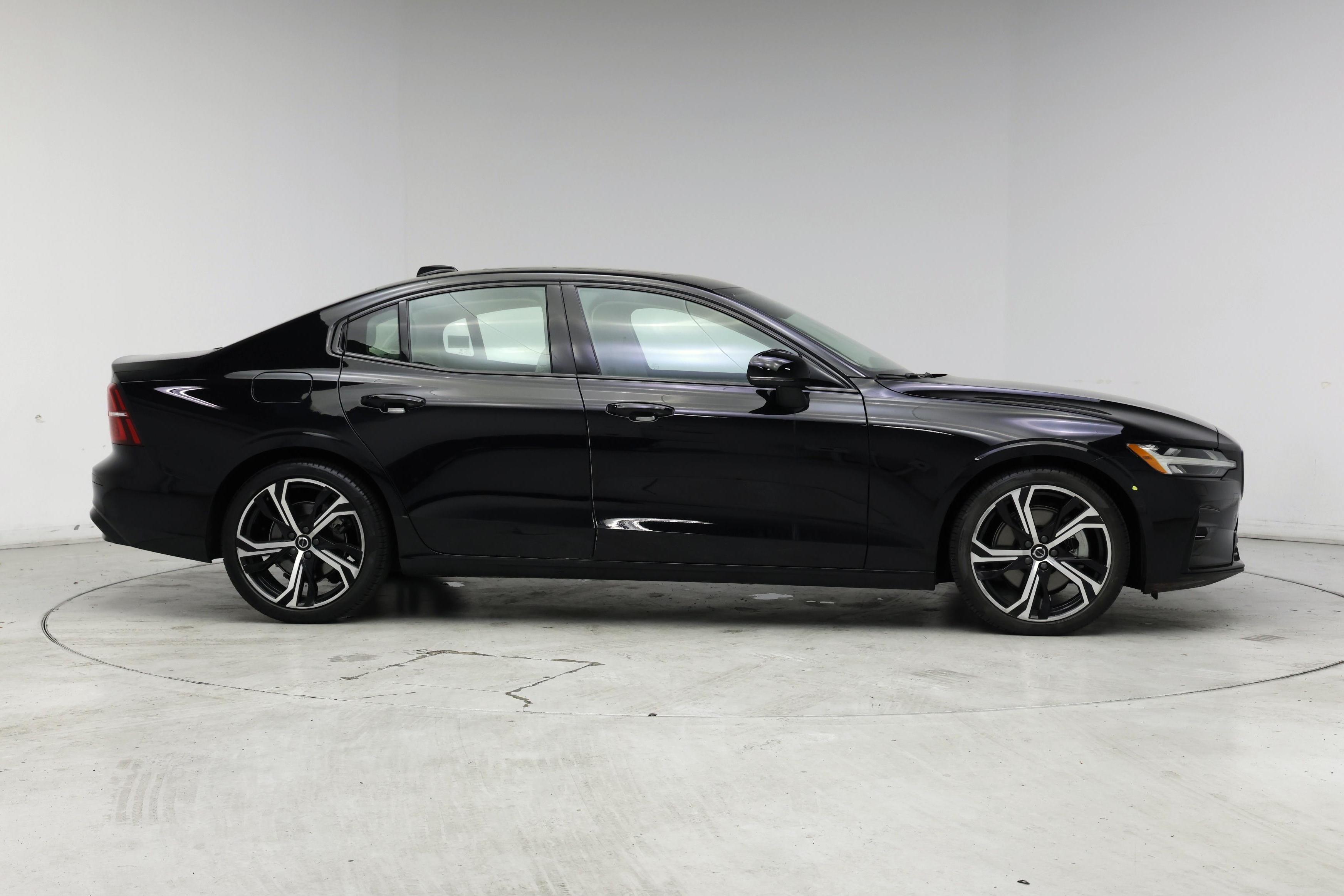 Thumbnail: 2025 Volvo S60 - 7