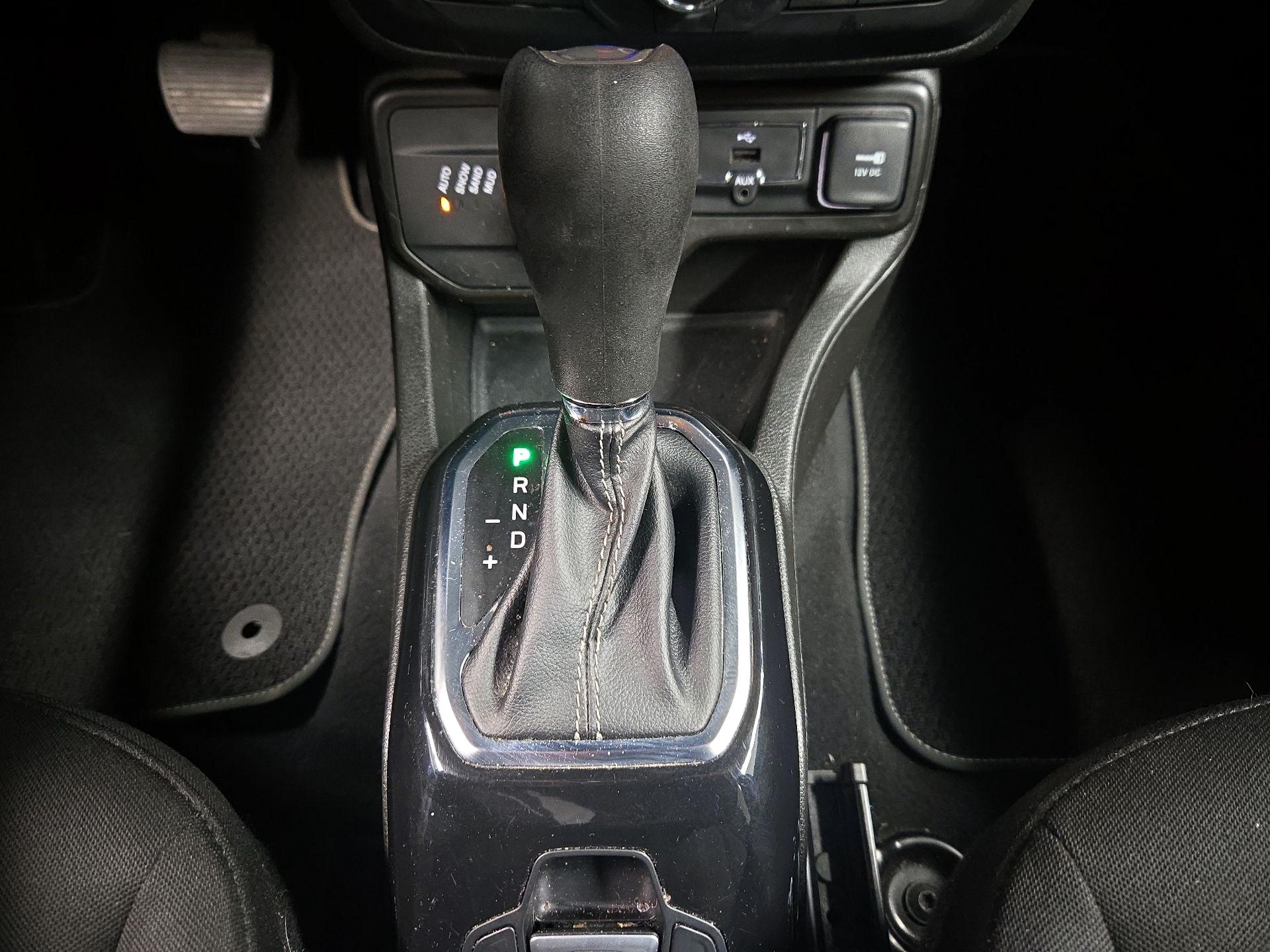 Thumbnail: 2021 Jeep Renegade - 18