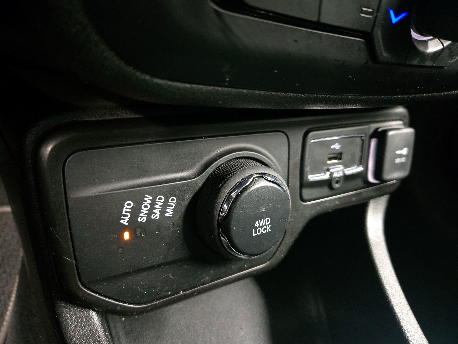 Thumbnail: 2021 Jeep Renegade - 19