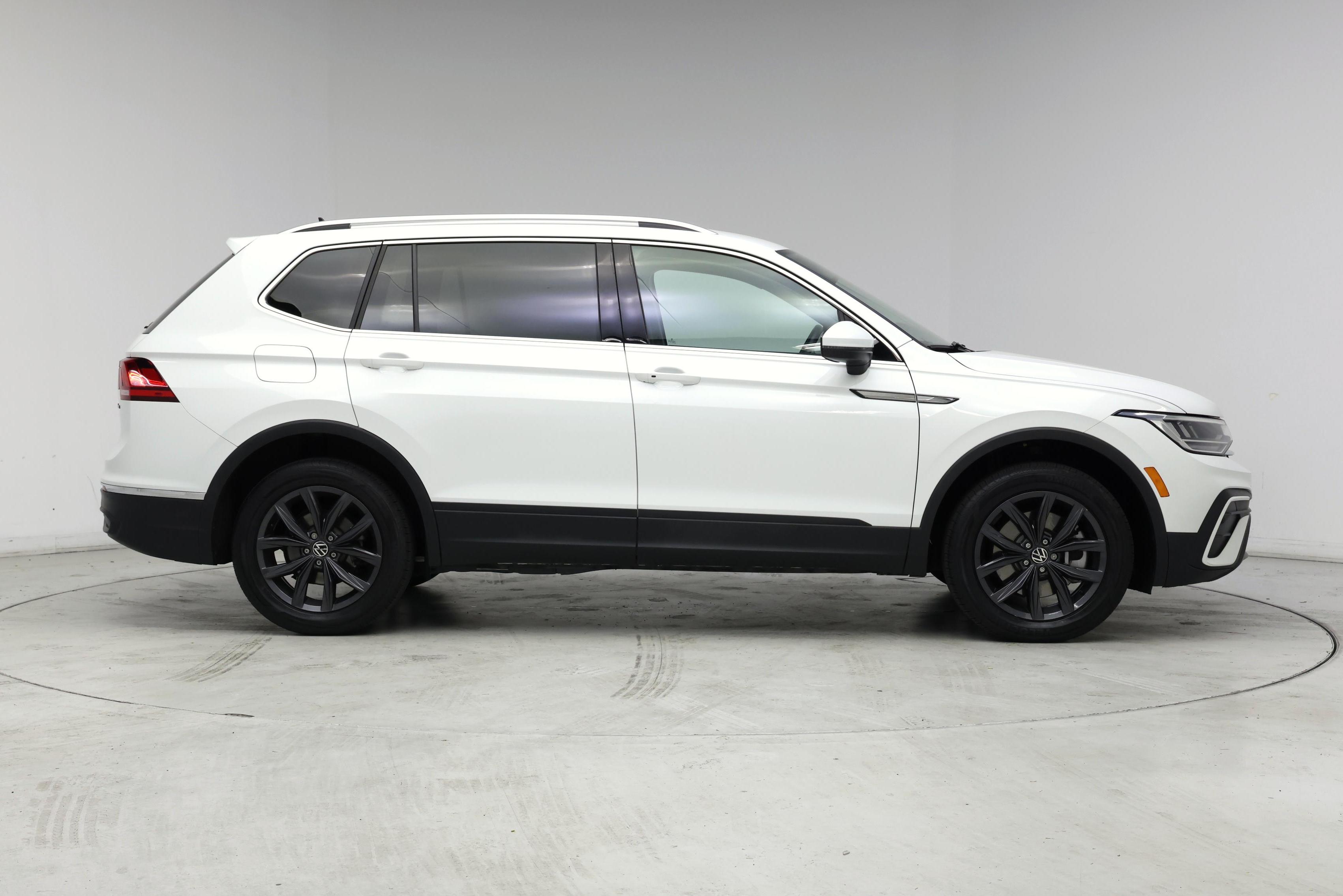 Thumbnail: 2024 Volkswagen Tiguan - 7