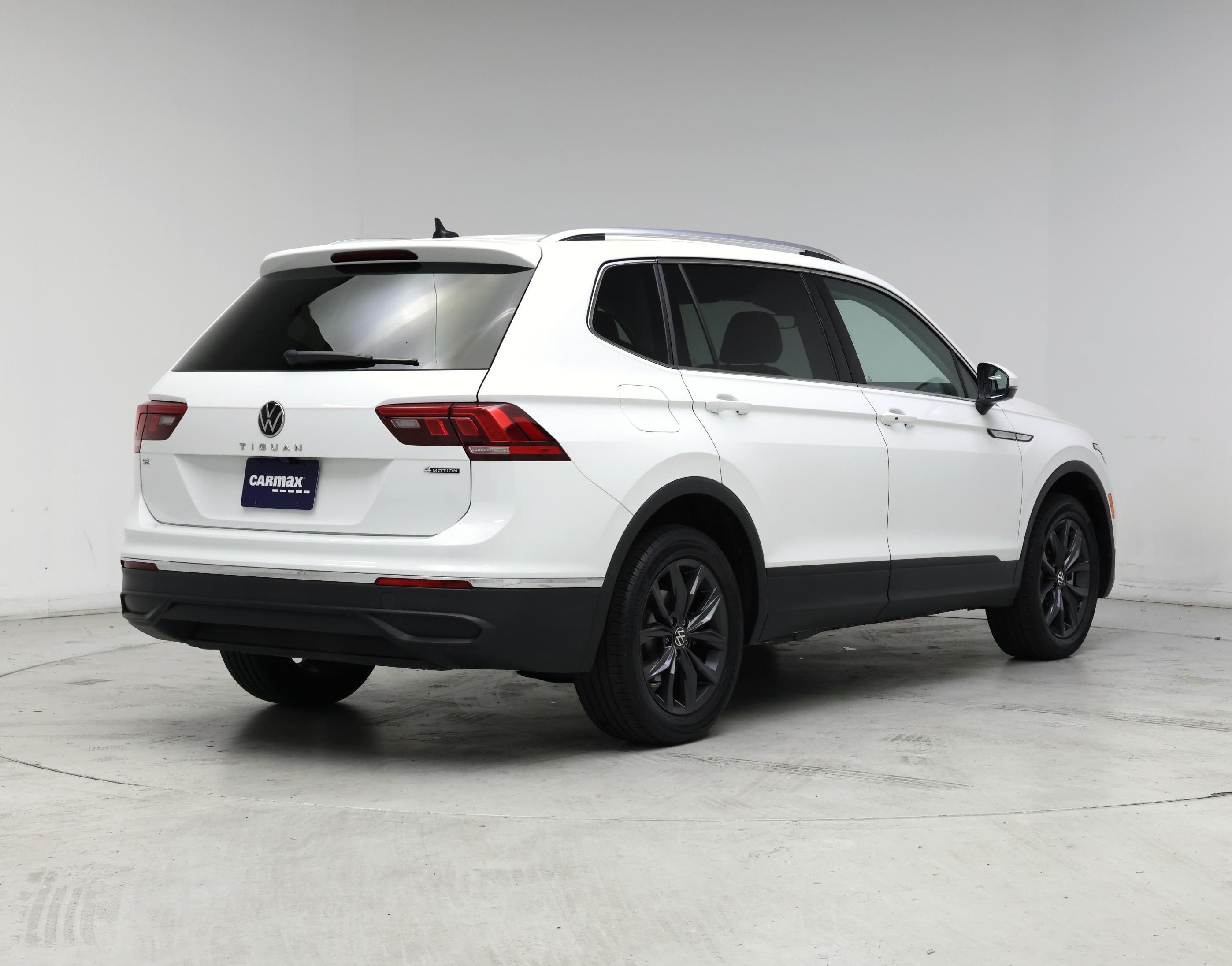 Thumbnail: 2024 Volkswagen Tiguan - 8