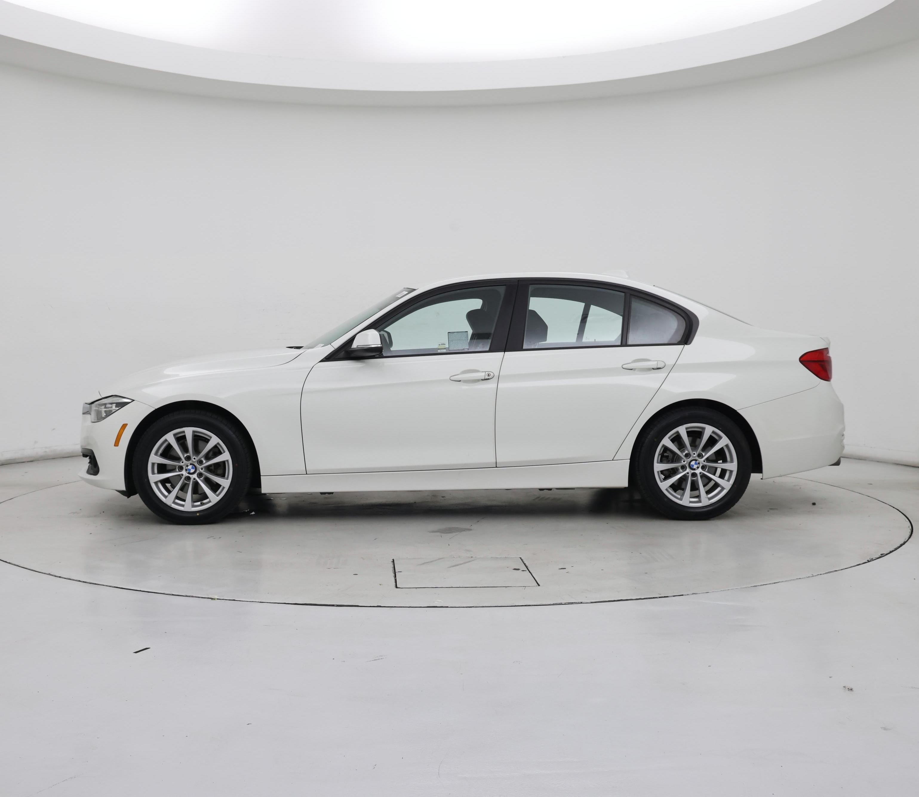 Thumbnail: 2018 BMW 3 Series - 3