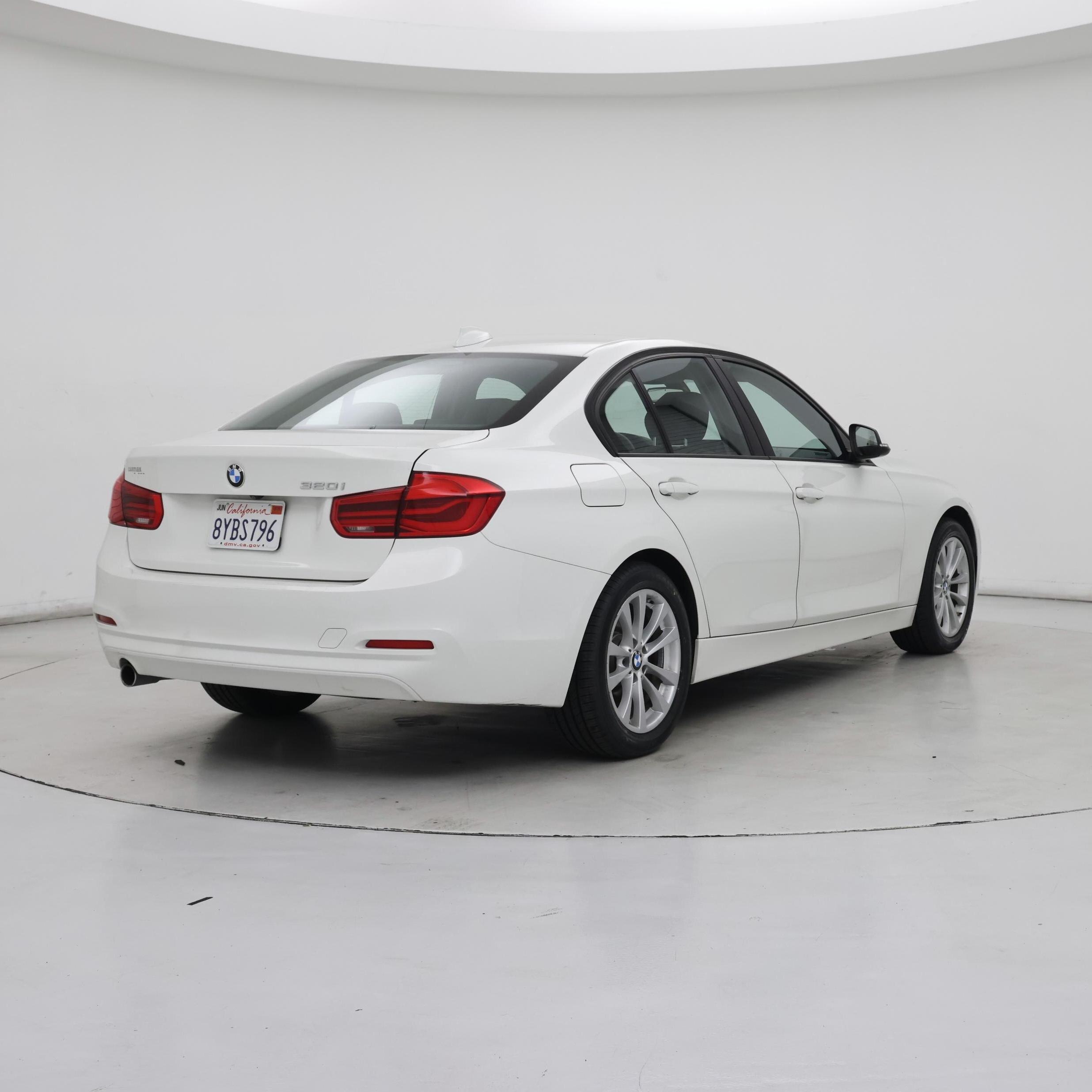 Thumbnail: 2018 BMW 3 Series - 8
