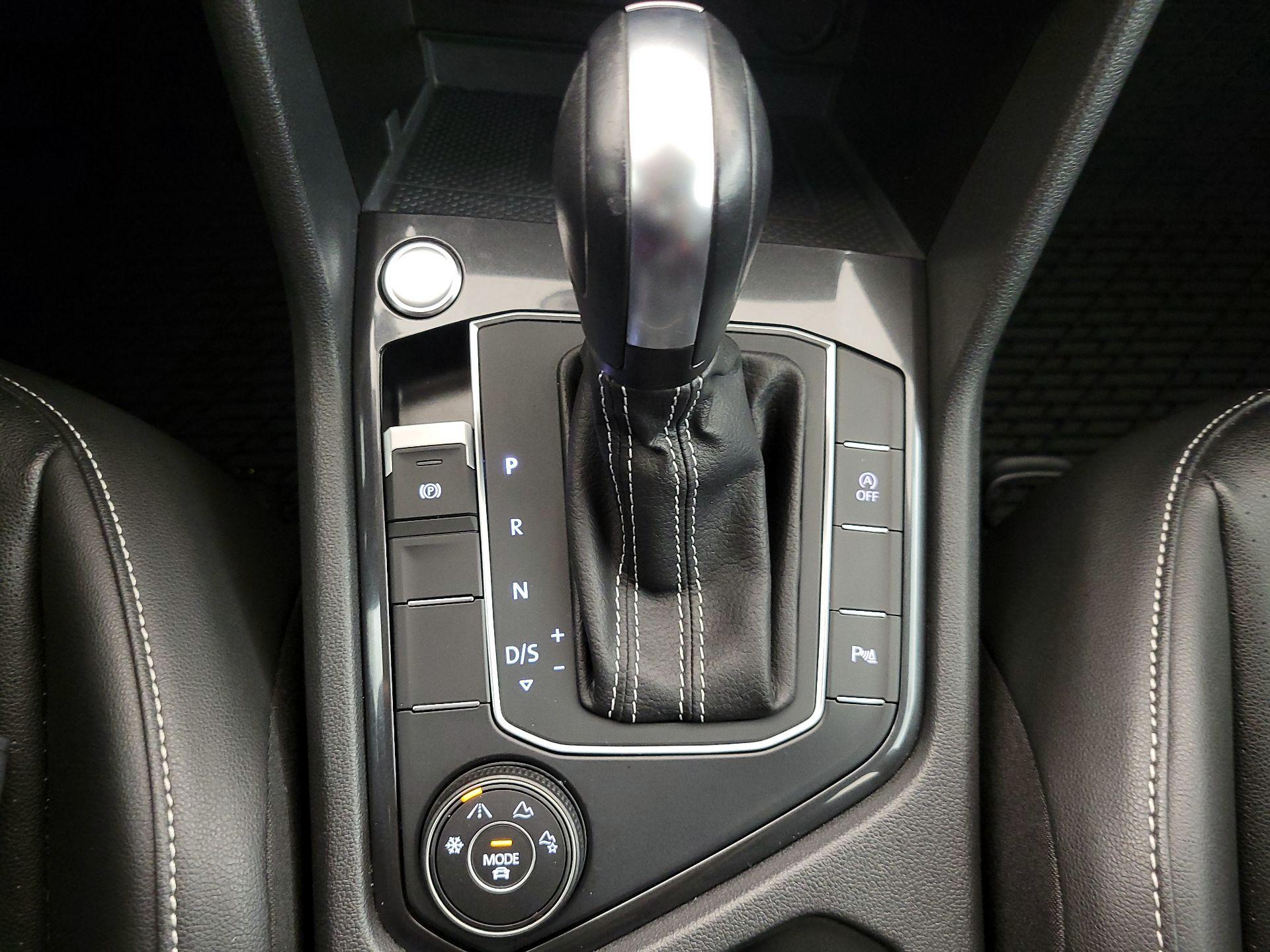 Thumbnail: 2021 Volkswagen Tiguan - 17