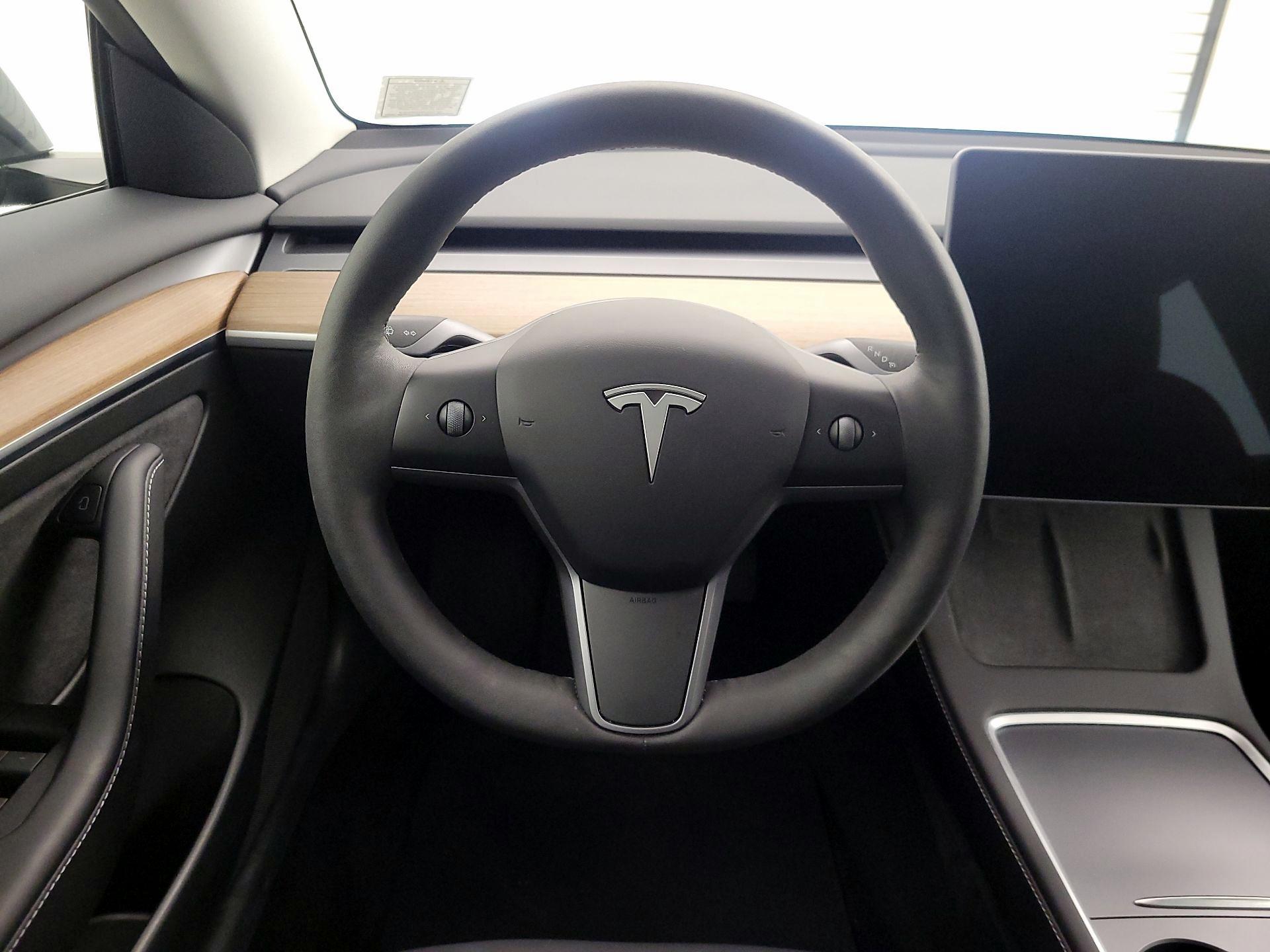 Thumbnail: 2023 Tesla Model 3 - 10