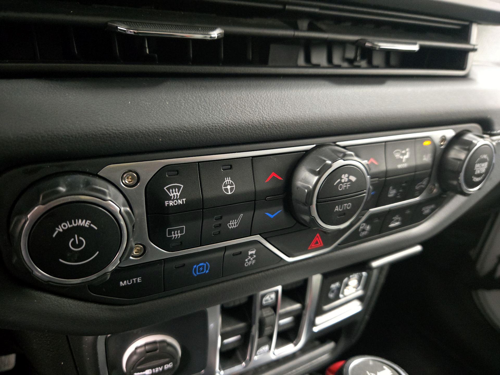 Thumbnail: 2025 Jeep Wrangler - 16