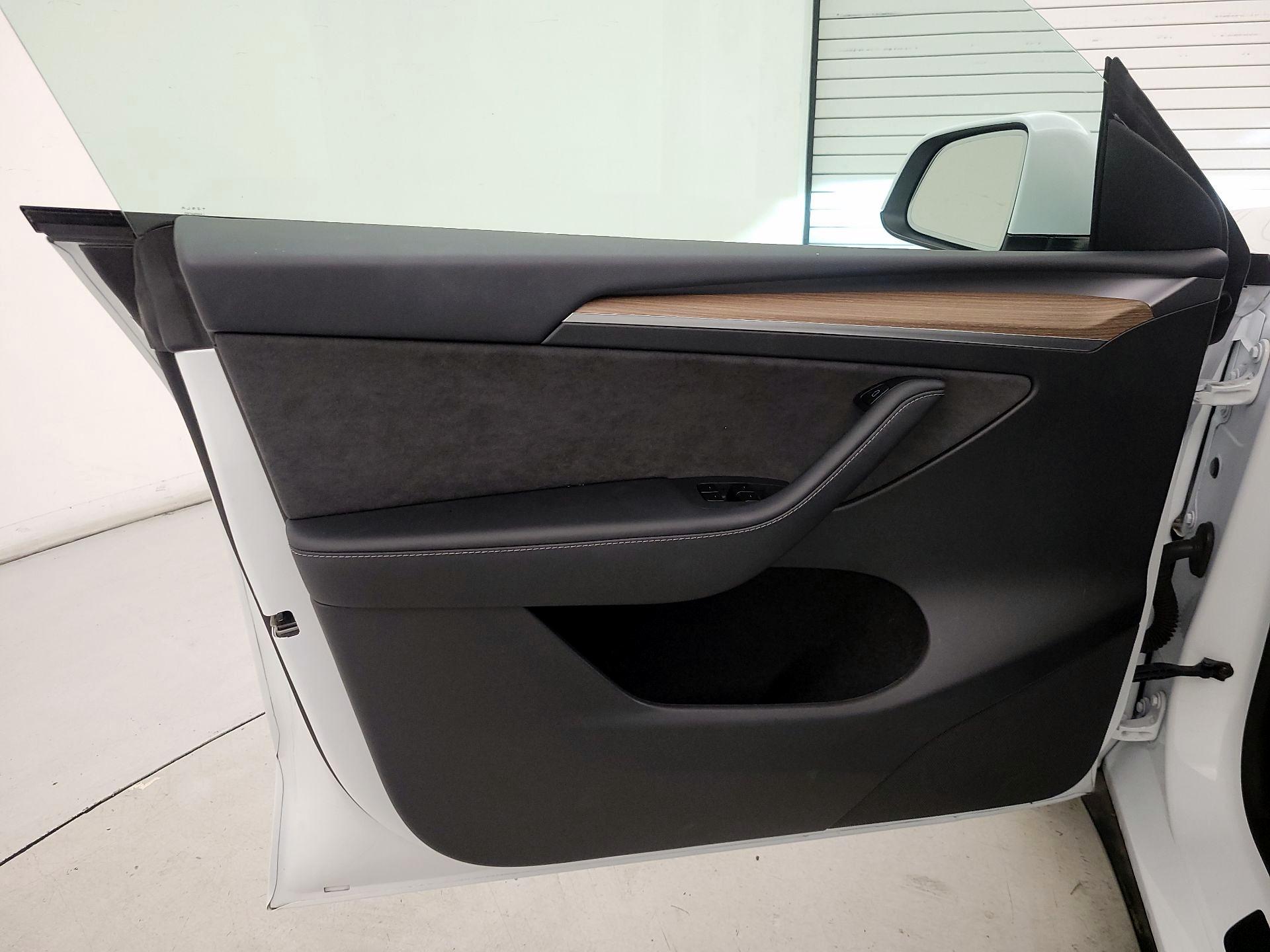 Thumbnail: 2025 Tesla Model Y - 12