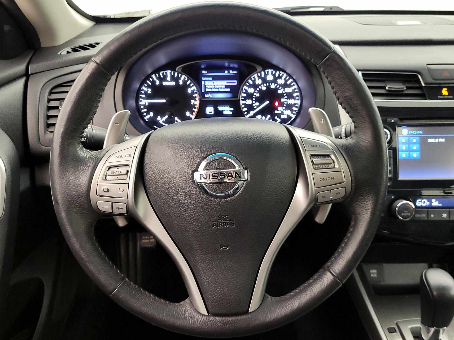 Thumbnail: 2015 Nissan Altima - 10