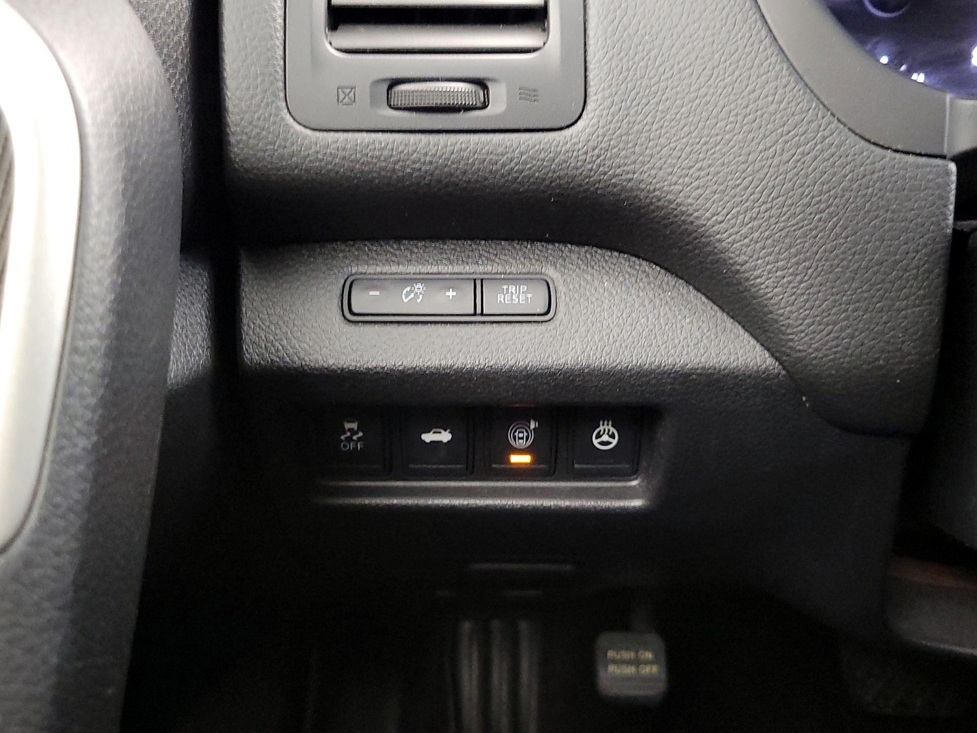 Thumbnail: 2015 Nissan Altima - 13
