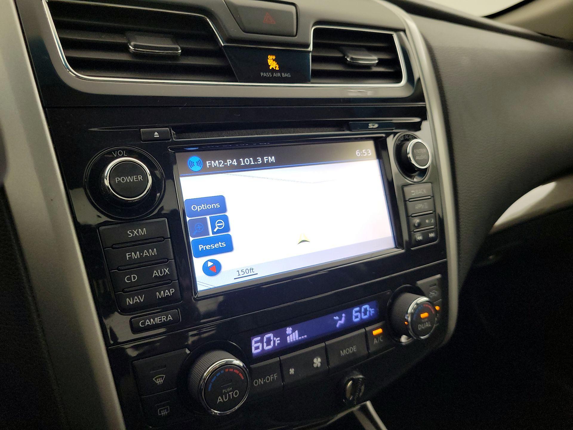 Thumbnail: 2015 Nissan Altima - 14