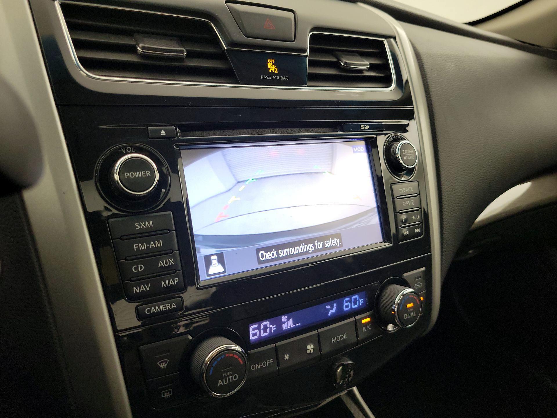 Thumbnail: 2015 Nissan Altima - 15