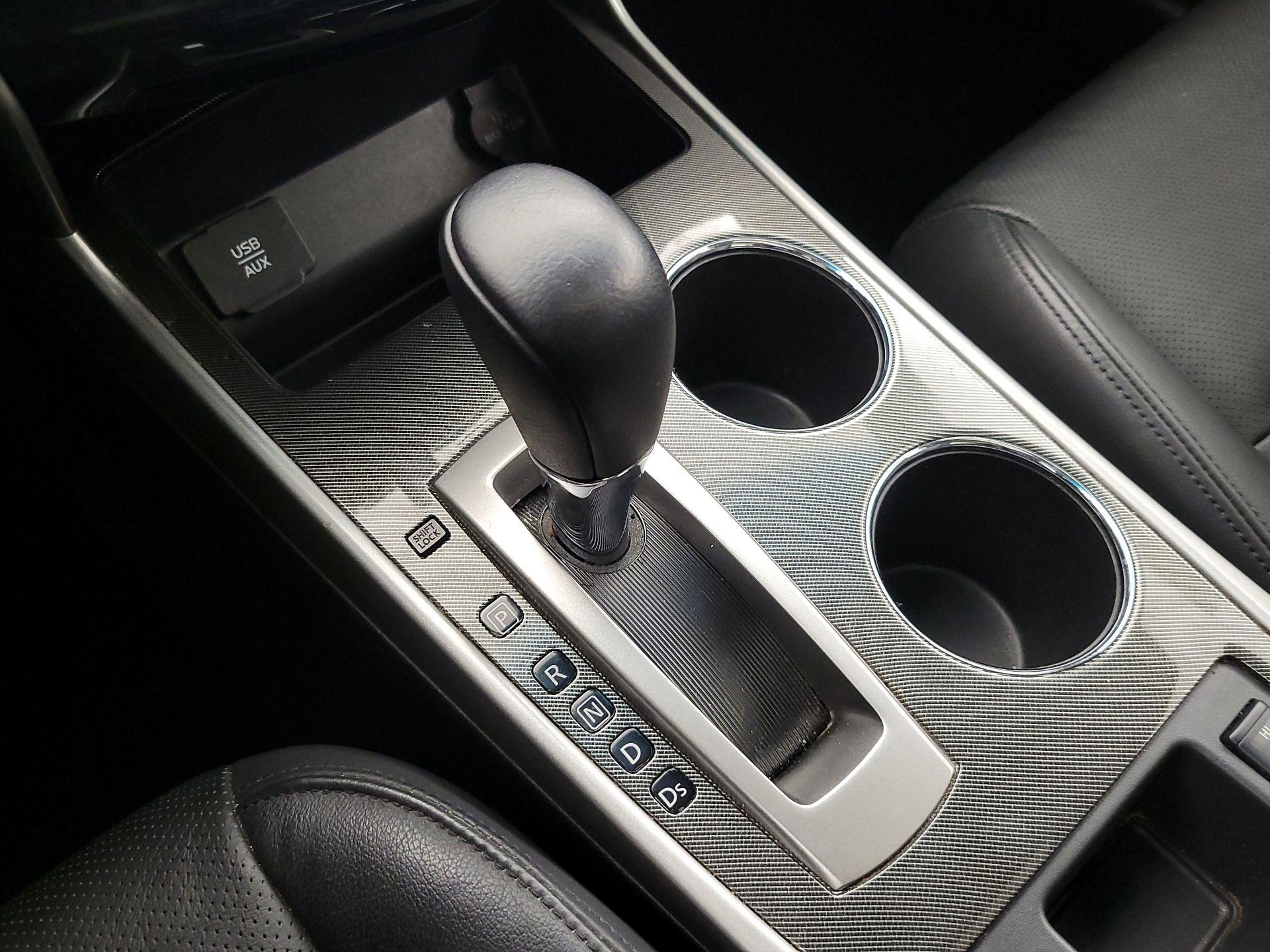 Thumbnail: 2015 Nissan Altima - 18