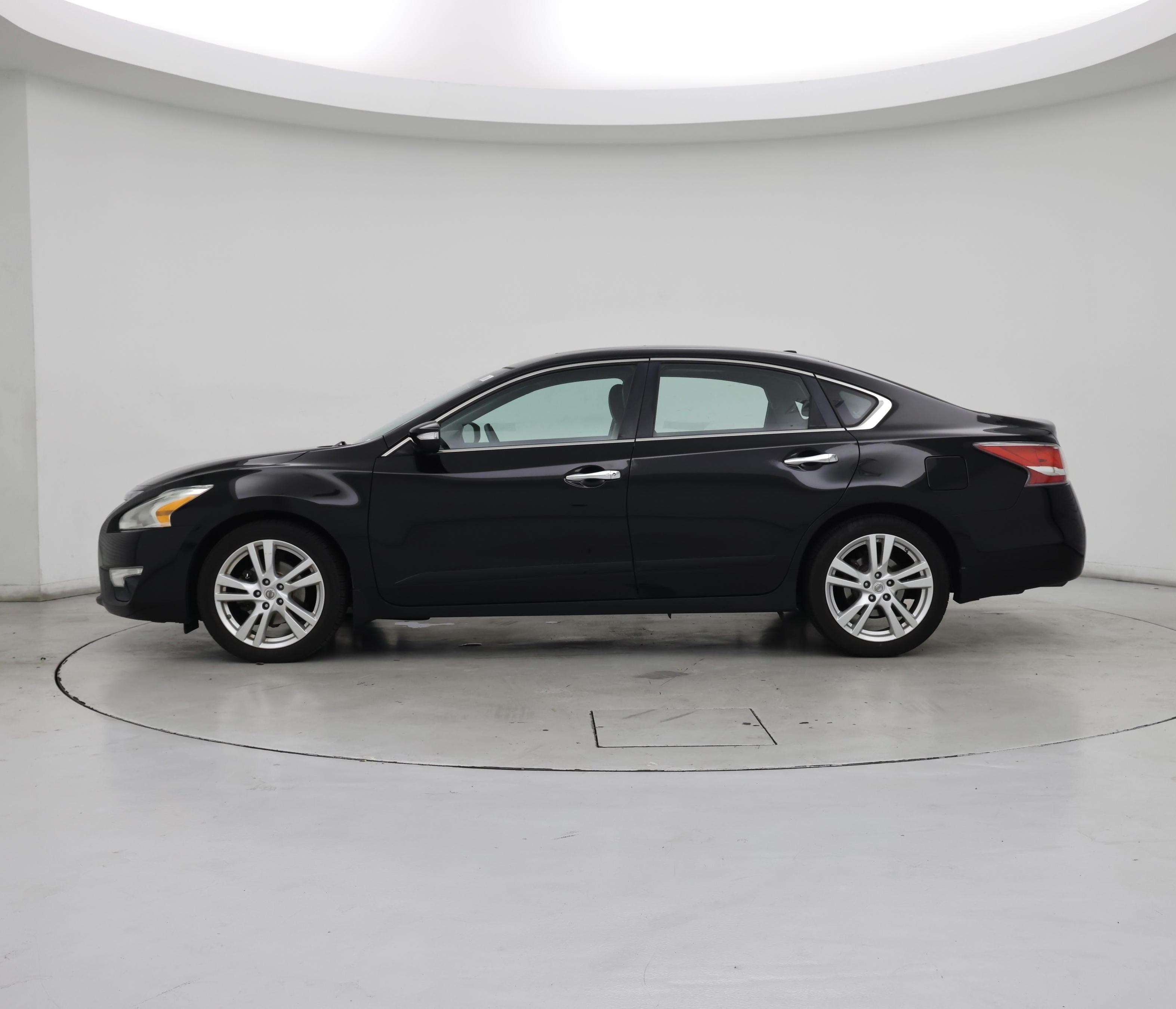 Thumbnail: 2015 Nissan Altima - 3