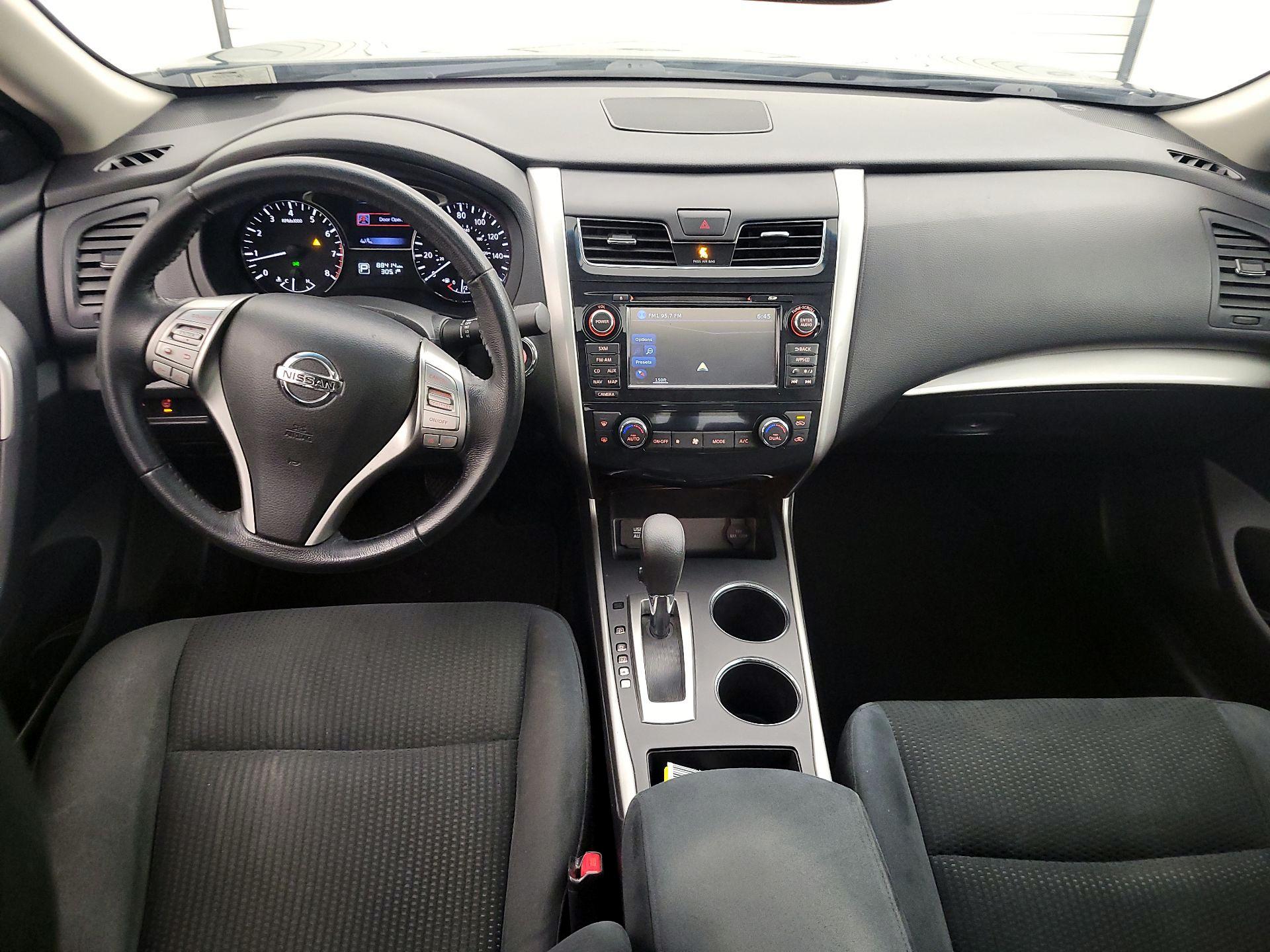 Thumbnail: 2015 Nissan Altima - 9
