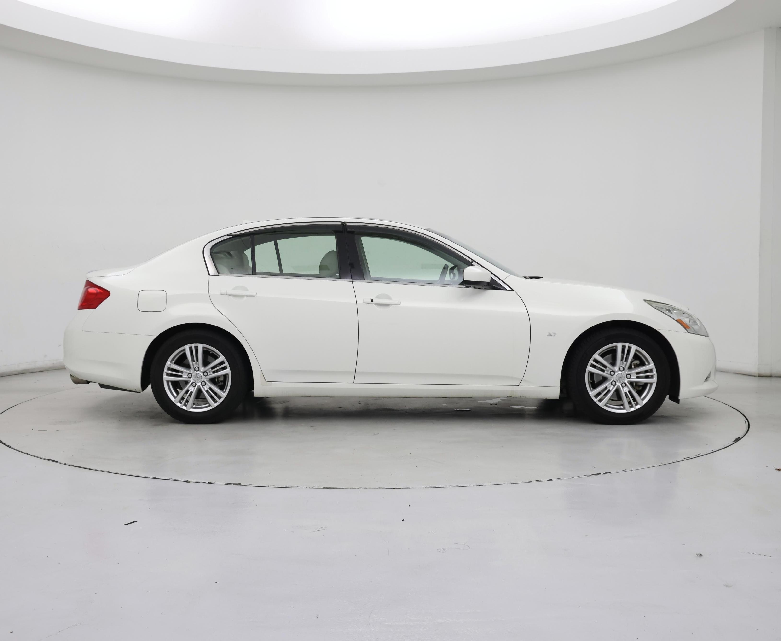 Thumbnail: 2015 INFINITI  - 7