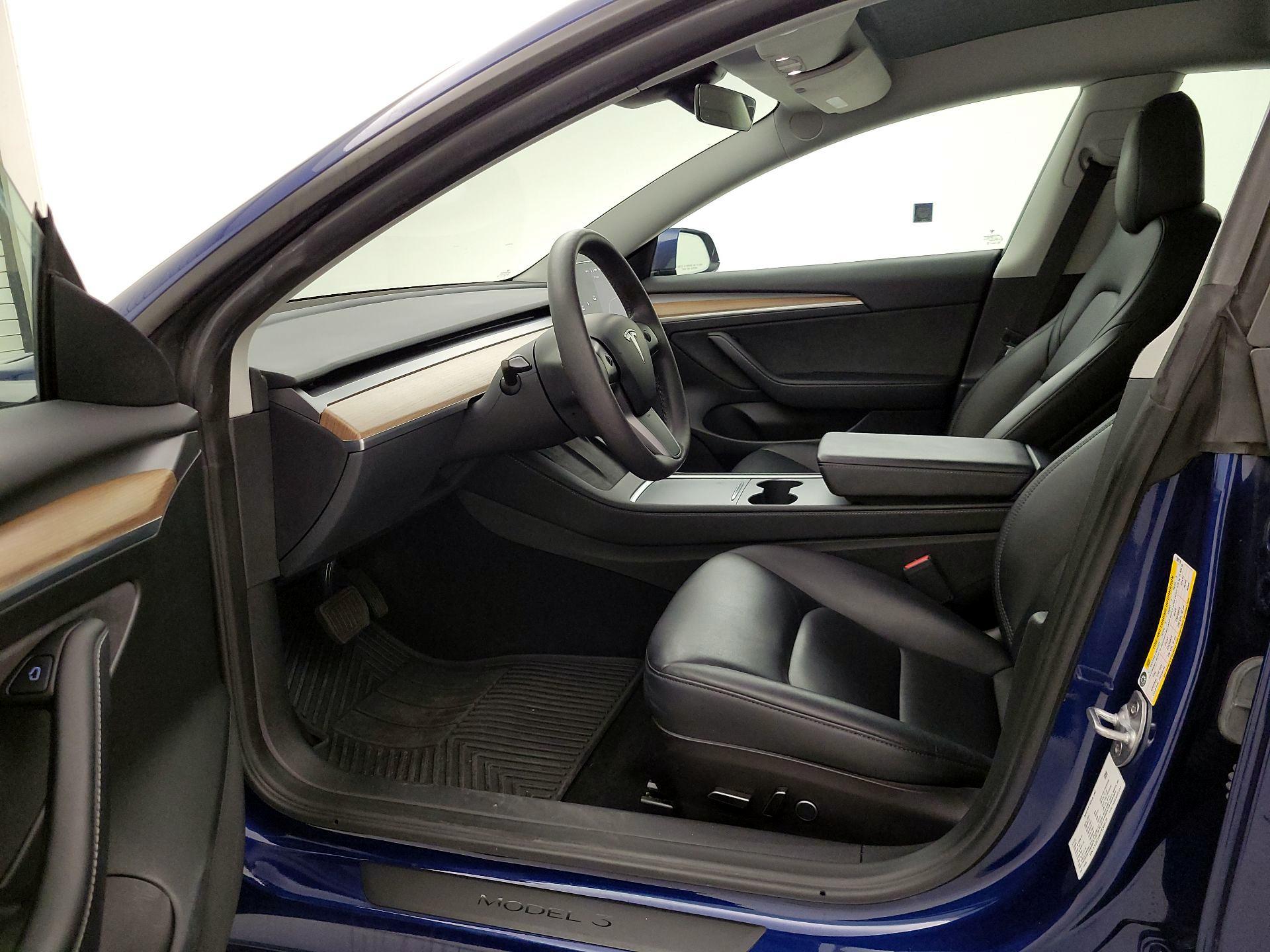 Thumbnail: 2023 Tesla Model 3 - 11
