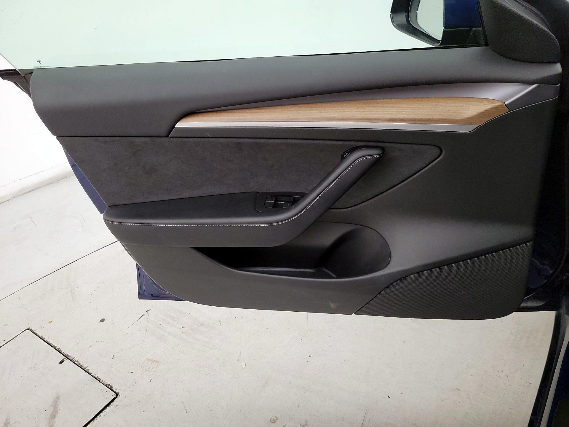Thumbnail: 2023 Tesla Model 3 - 12