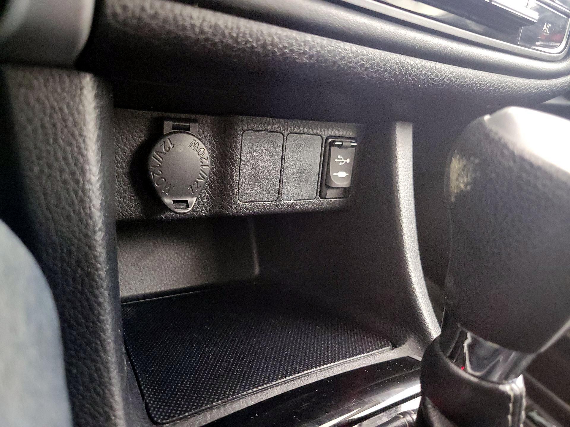 Thumbnail: 2019 Toyota Corolla - 18