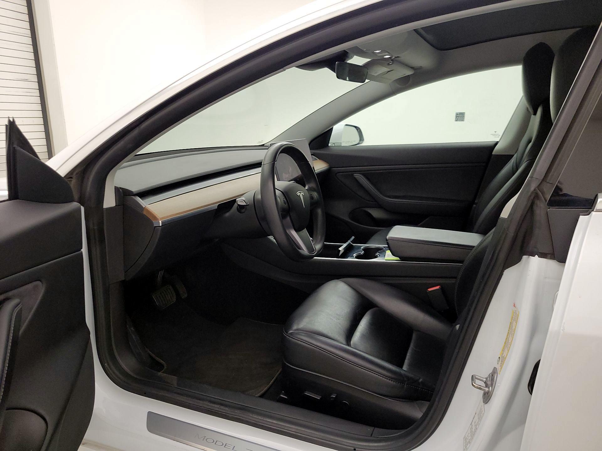 Thumbnail: 2019 Tesla Model 3 - 11