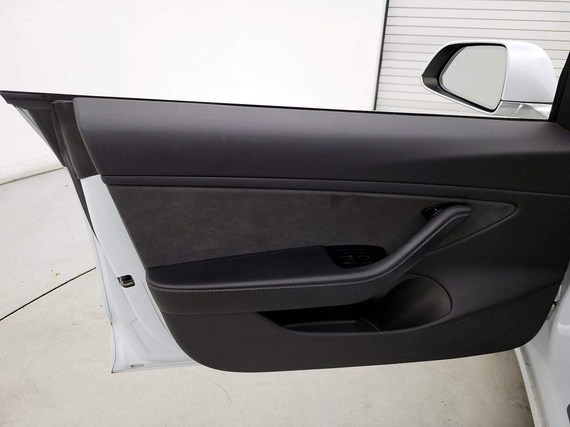 Thumbnail: 2019 Tesla Model 3 - 12