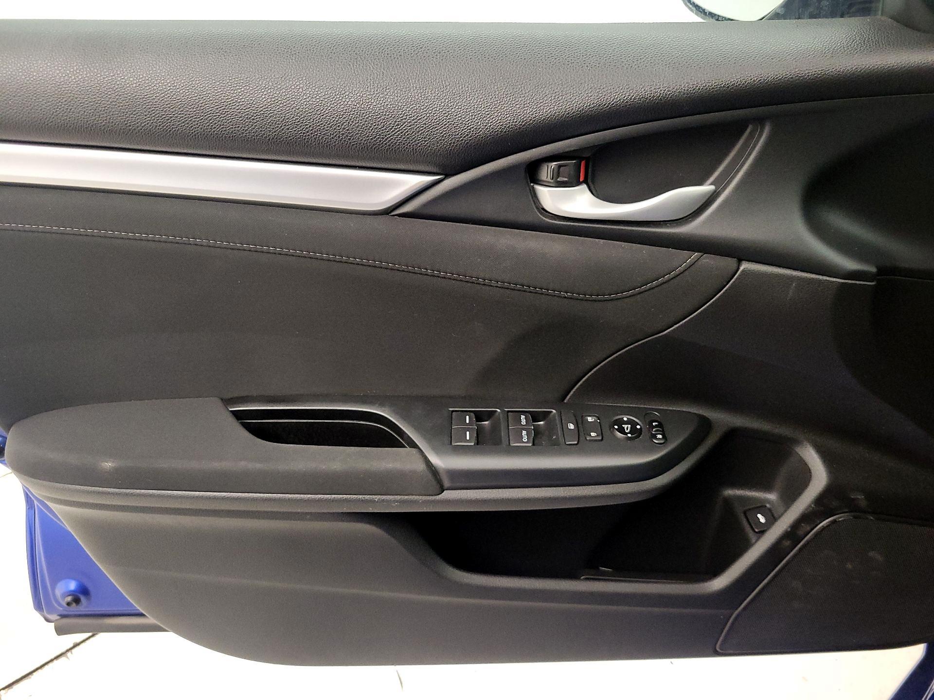 Thumbnail: 2016 Honda Civic - 12