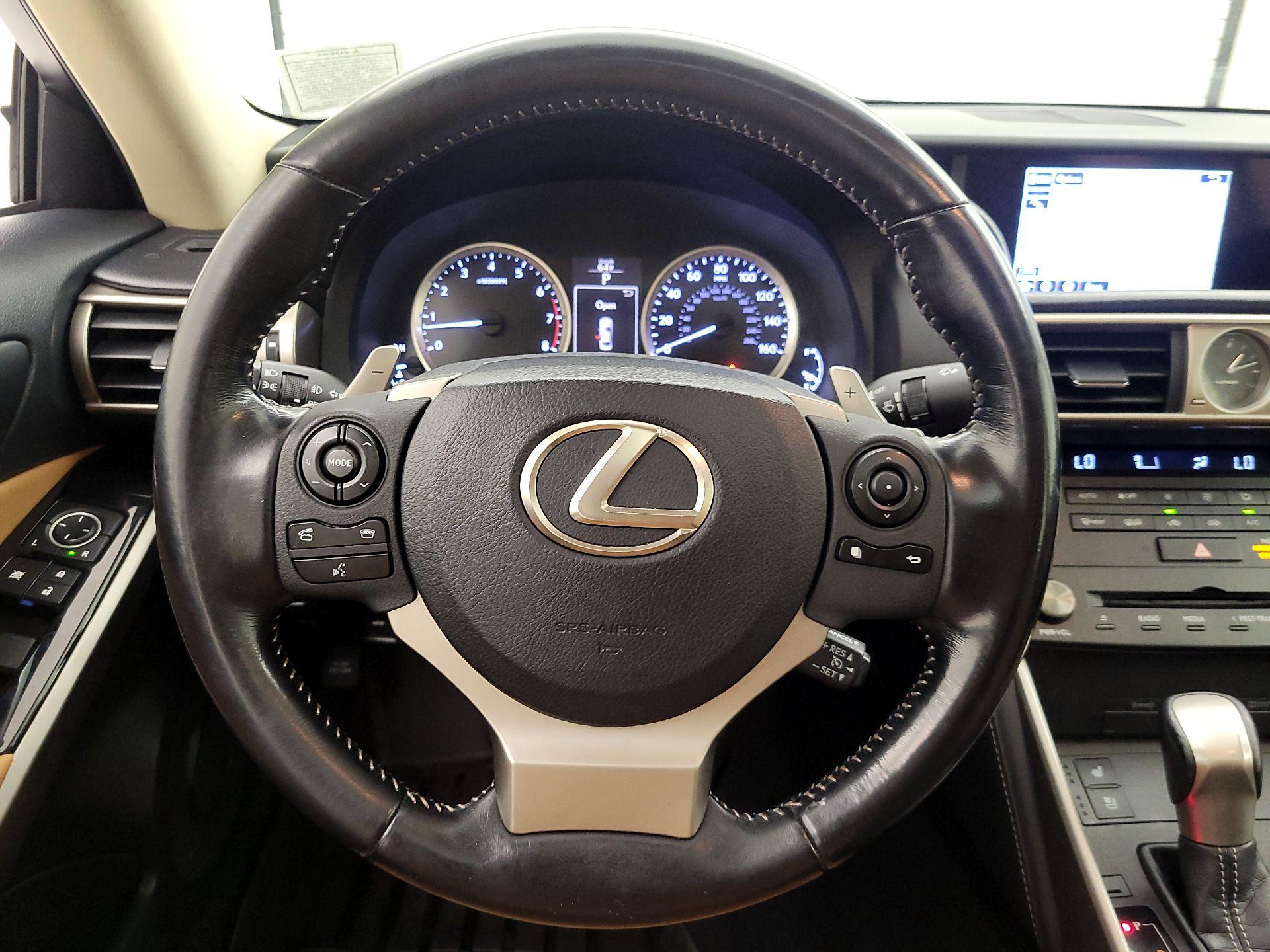 Thumbnail: 2016 Lexus IS - 10