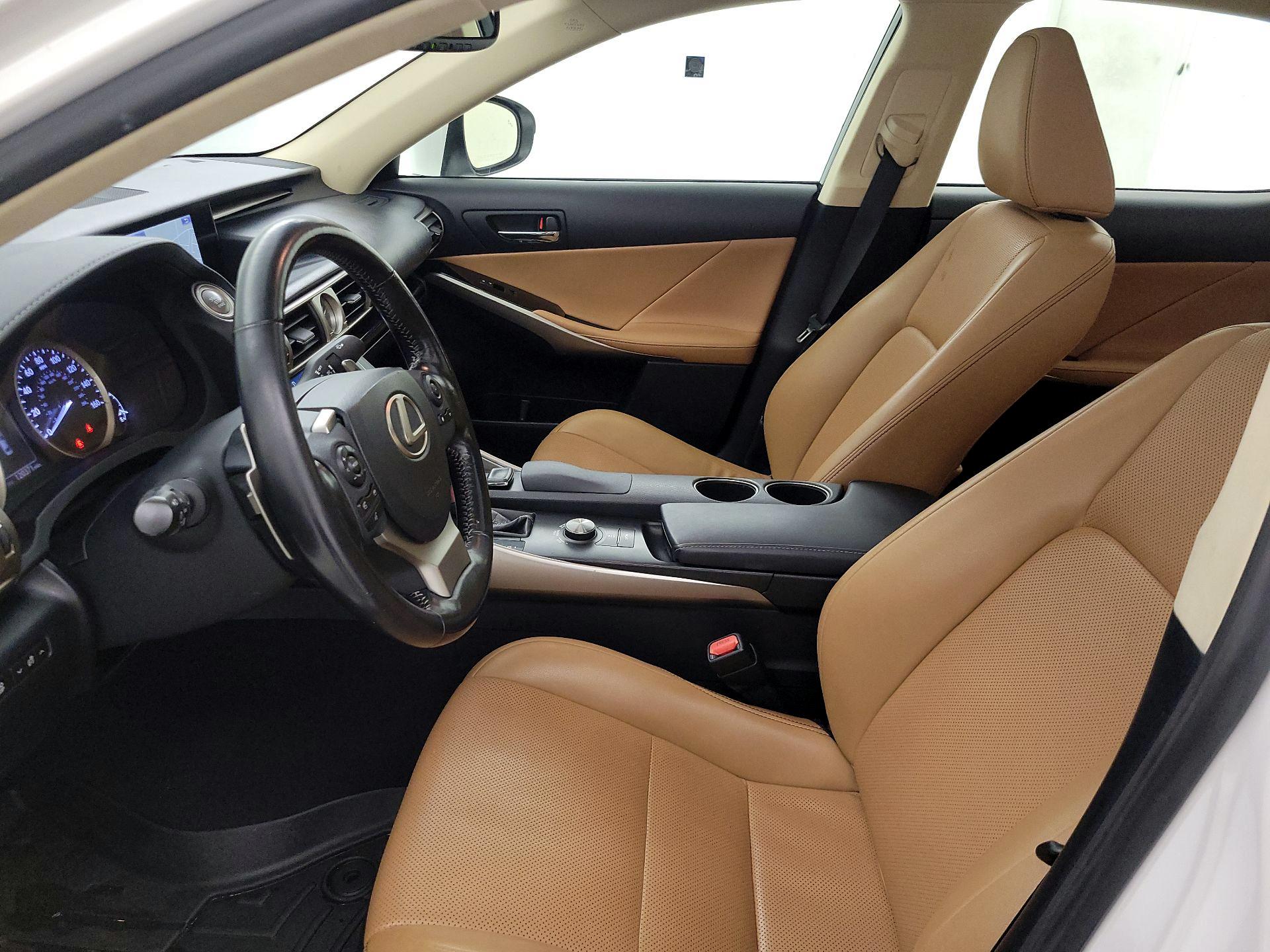 Thumbnail: 2016 Lexus IS - 11