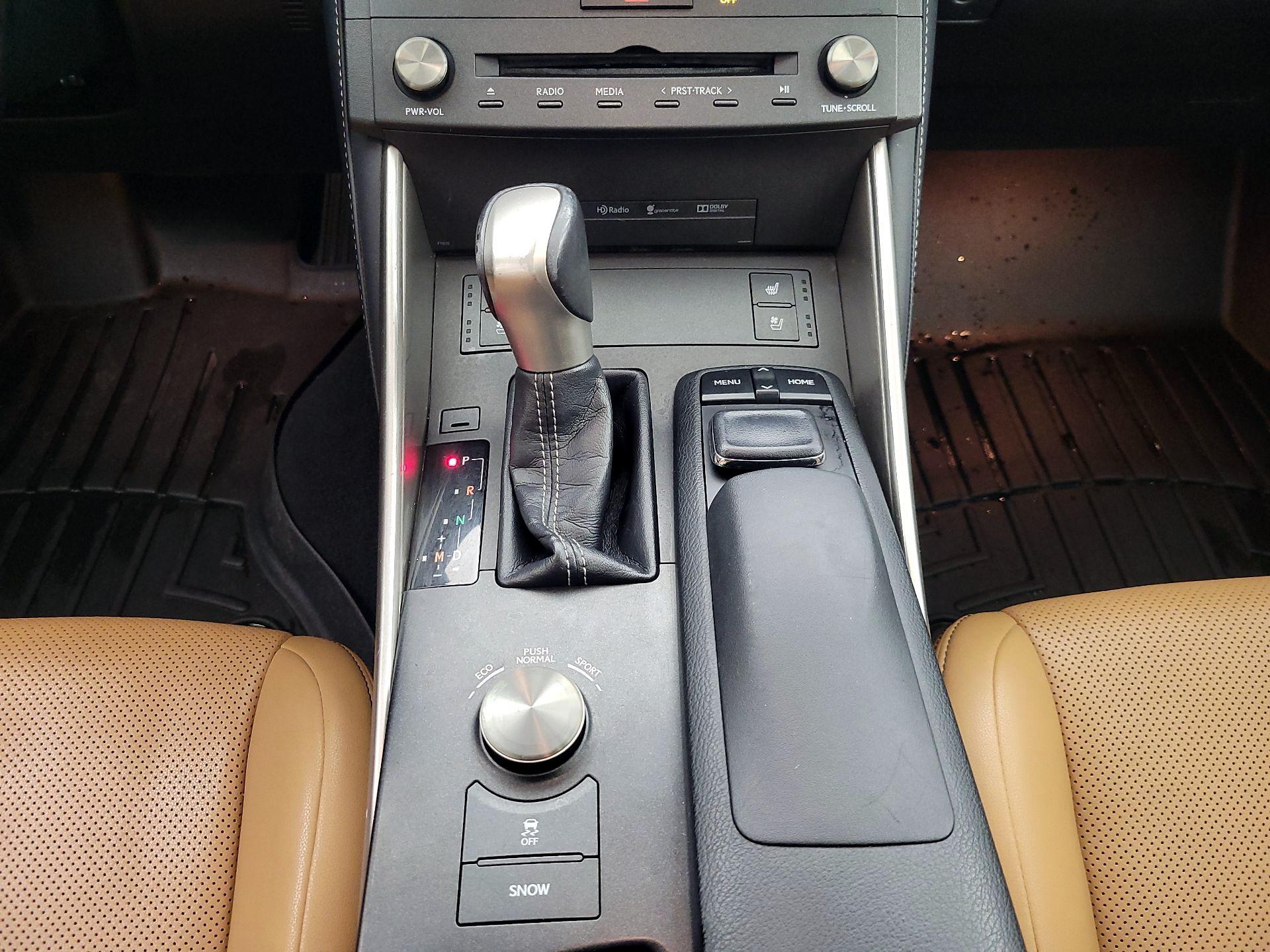 Thumbnail: 2016 Lexus IS - 18