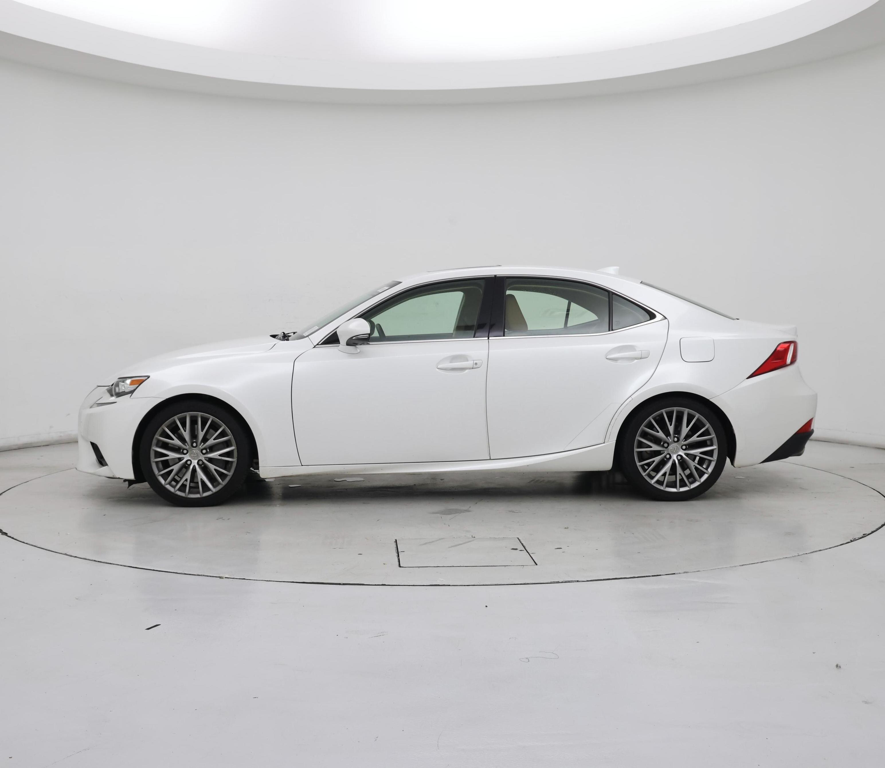 Thumbnail: 2016 Lexus IS - 3