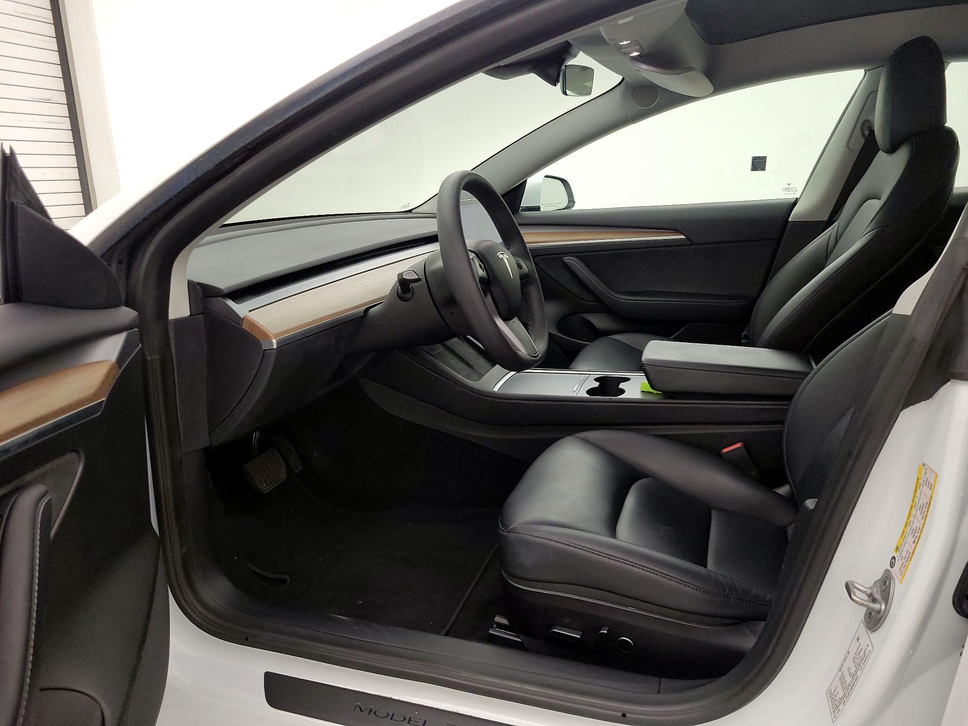 Thumbnail: 2022 Tesla Model 3 - 11