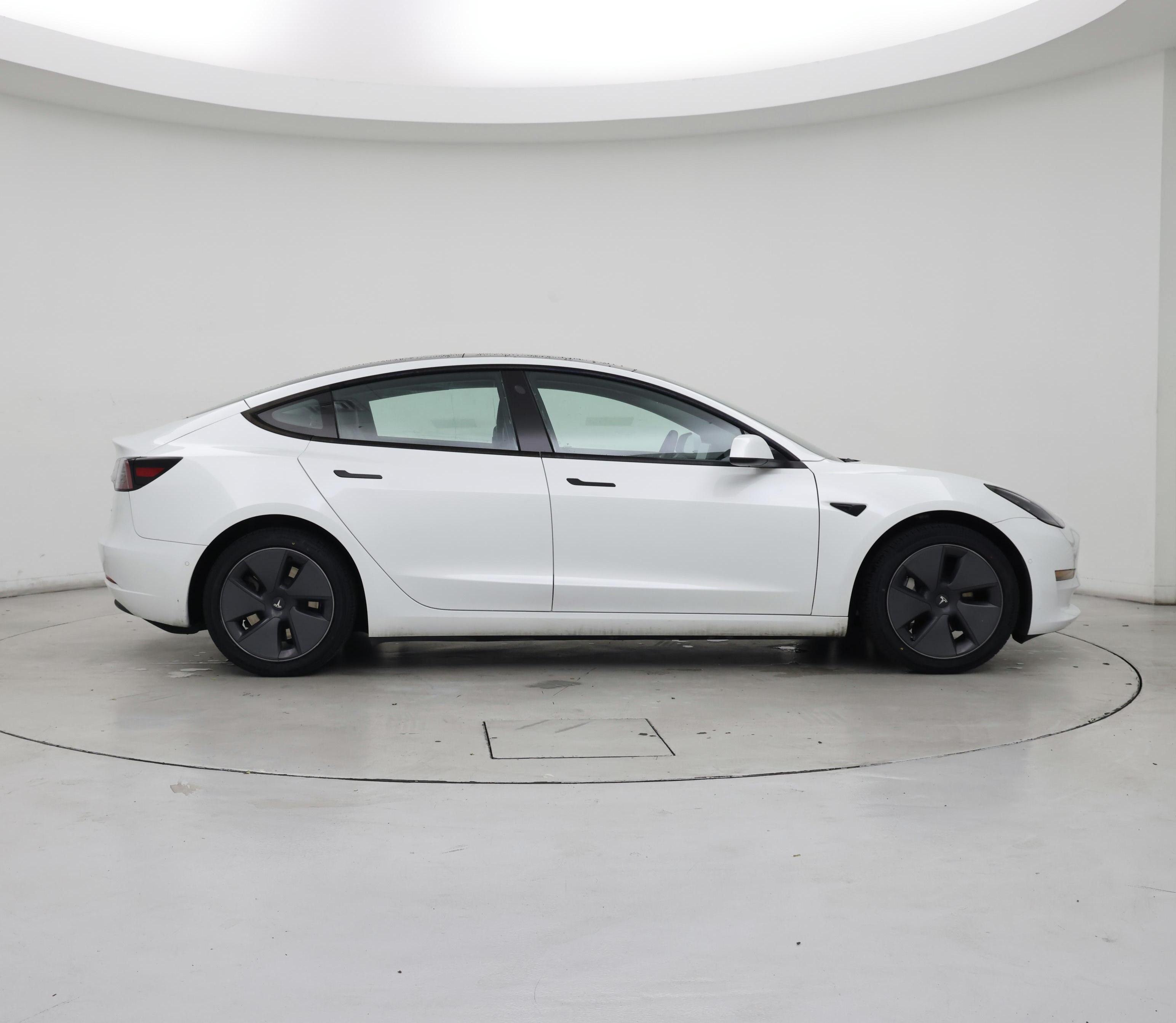 Thumbnail: 2022 Tesla Model 3 - 7